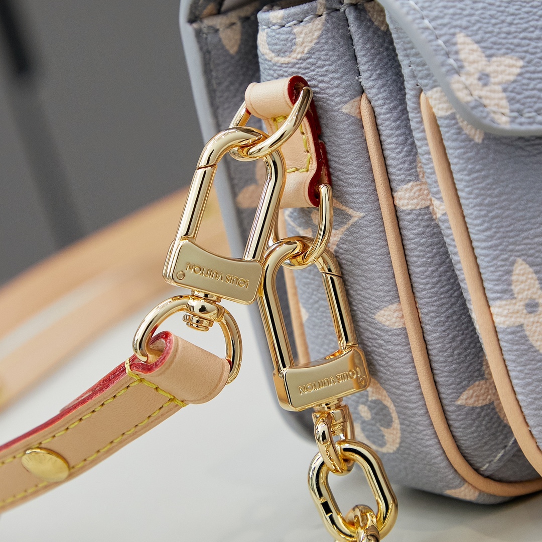 Louis Vuitton Pochette Métis East West Monogram Crossbody Bag - Image 6