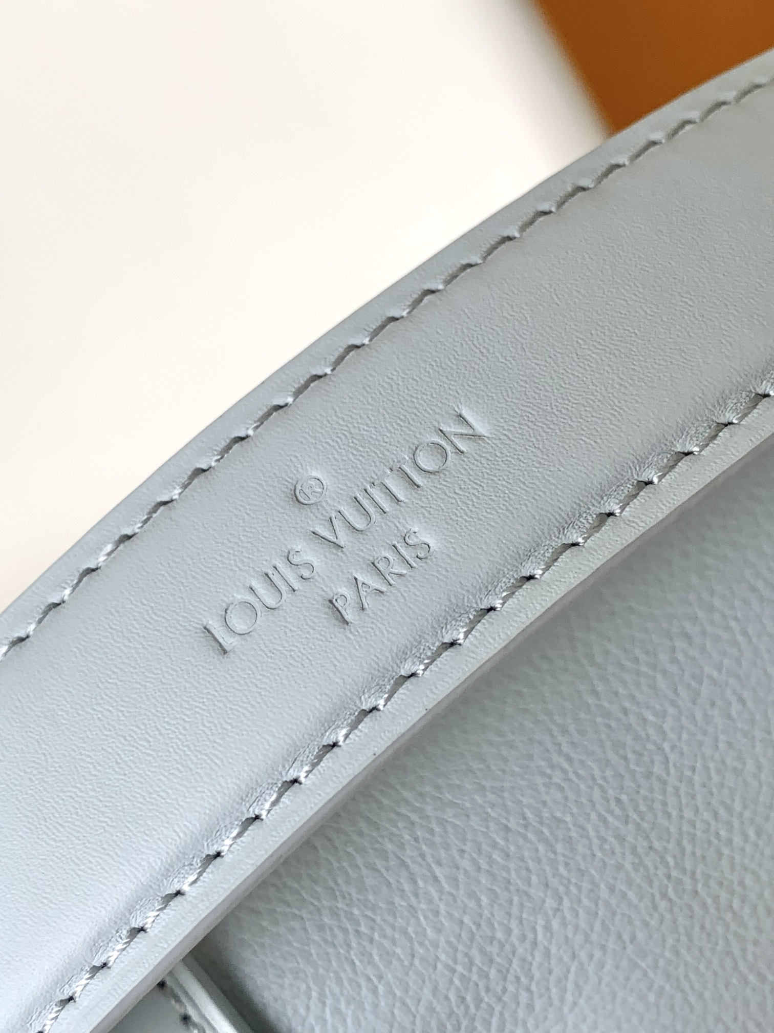 Louis Vuitton Side Trunk Small Handbag in Grained Cowhide Leather - Image 6