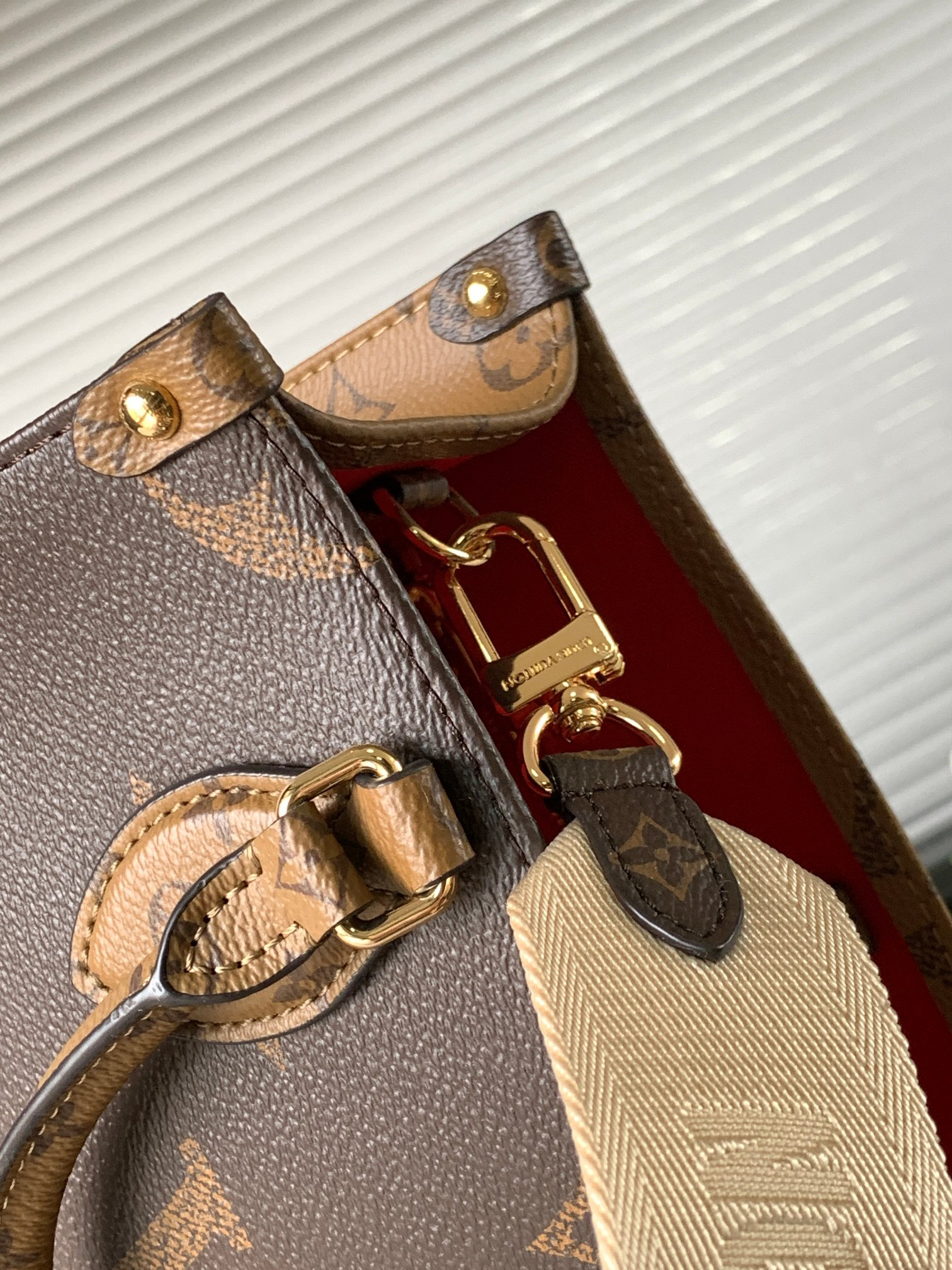 Louis Vuitton OnTheGo Small Handbag M46373 - Image 6