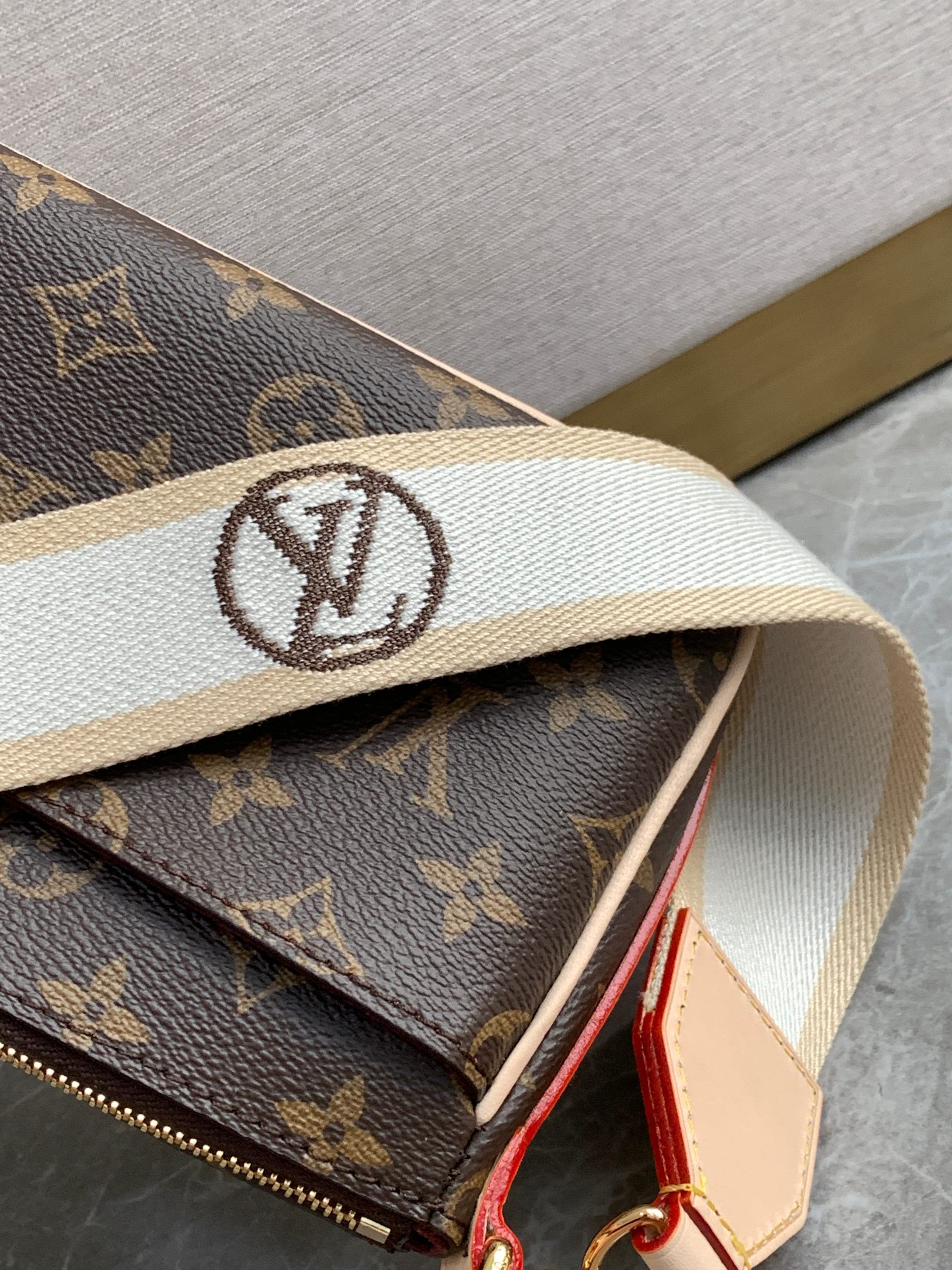 Louis Vuitton Viva-Cité Handbag M46999Vibe - Image 6