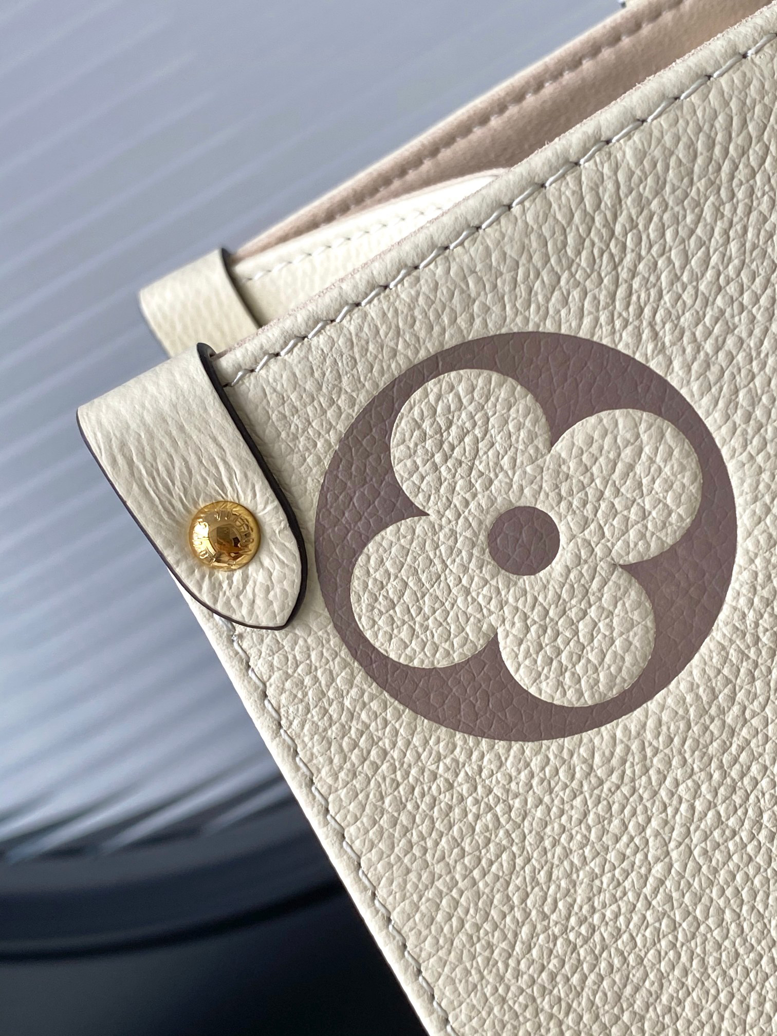 Louis Vuitton OnTheGo Medium Tote Bag in Monogram Leather - Image 6