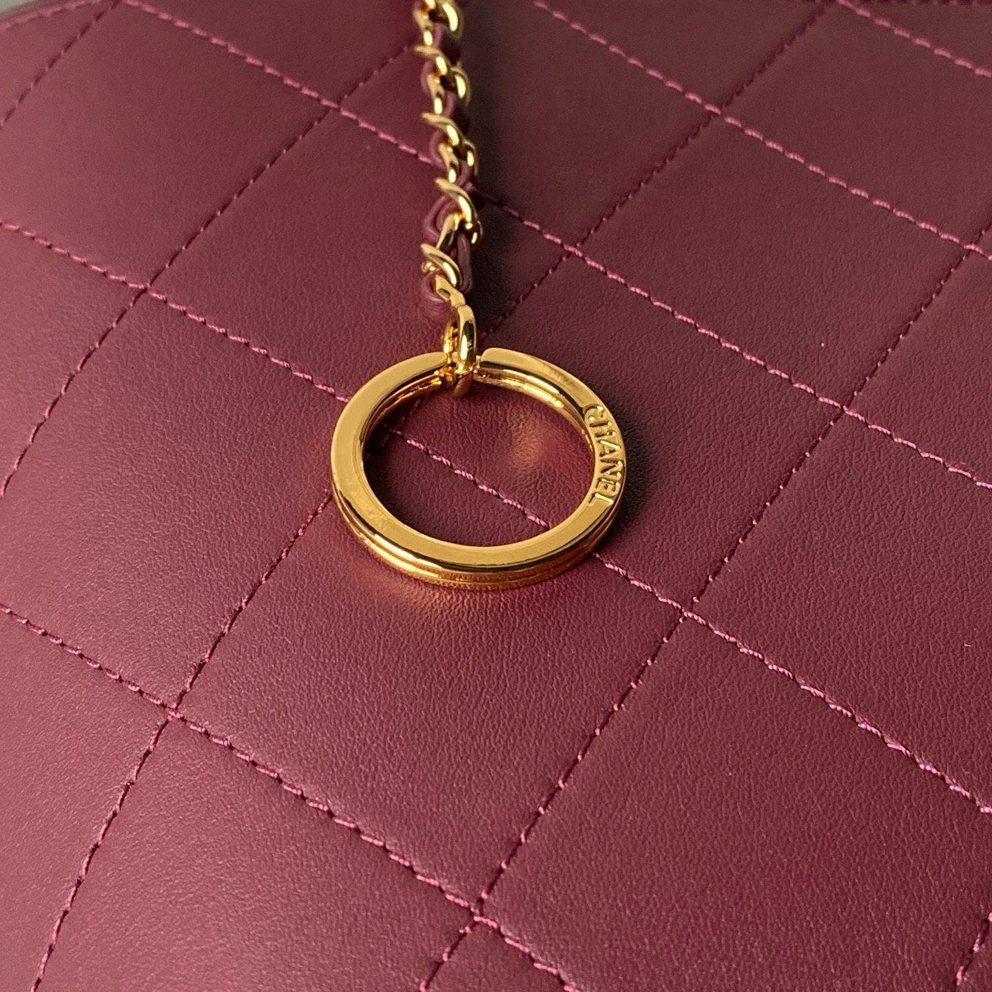Chanel 26S Lambskin Bucket Handbag AS6268 - Image 6