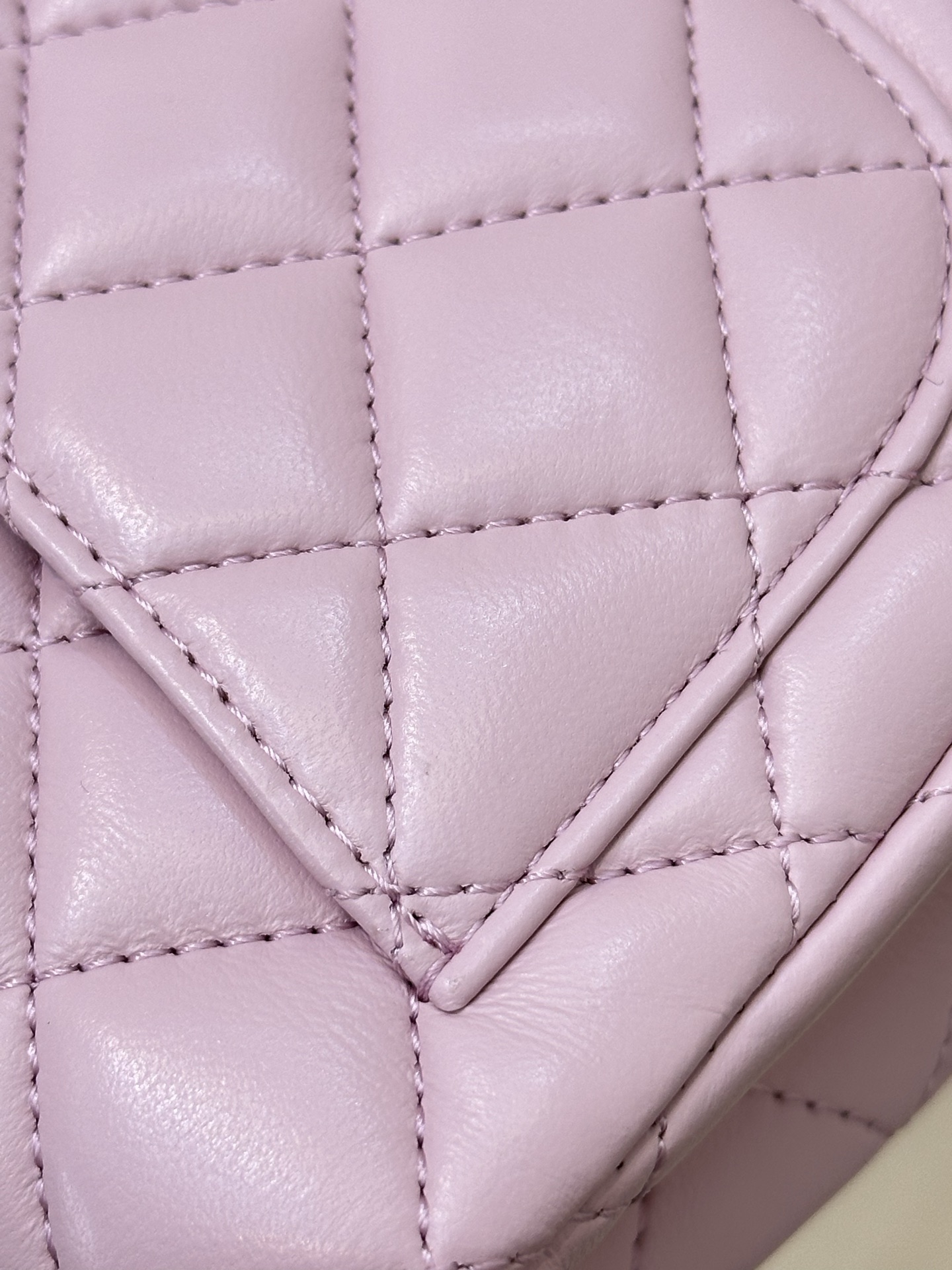 Lambskin Quilted Crossbody Bag 17 x 12 x 7 cm - Image 6