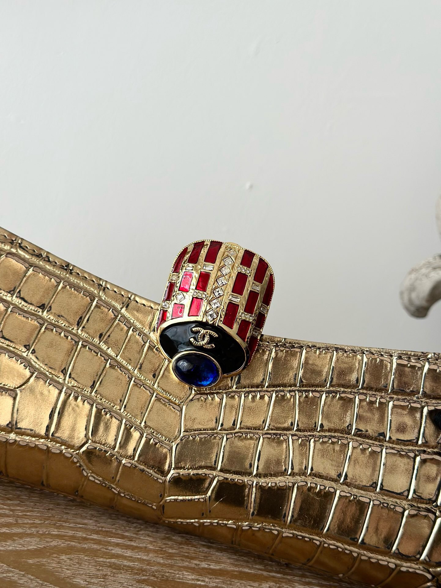 Chanel Vintage Crocodile-Embossed Clutch Evening Bag with Gold-Tone Hardware - Image 6