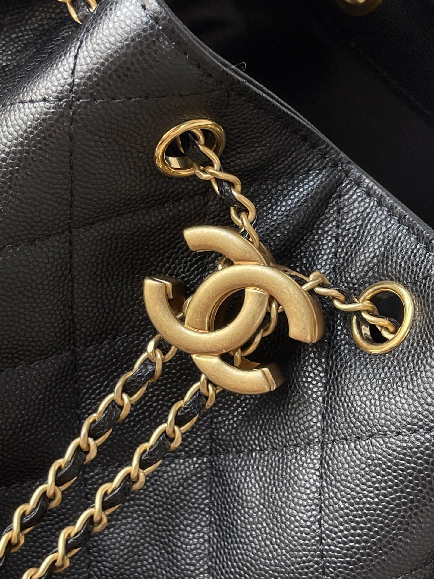 CHANEL 25 Textured Leather Hobo Shoulder Bag AS5311 - Image 6