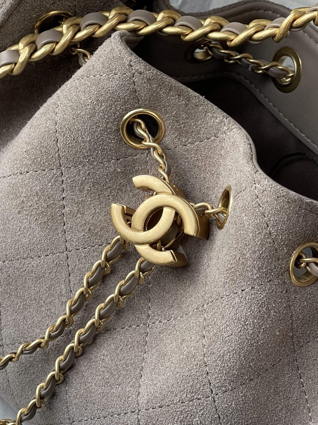 Chanel 25S Spring Hobo Mini Drawstring Bucket Bag - Image 6