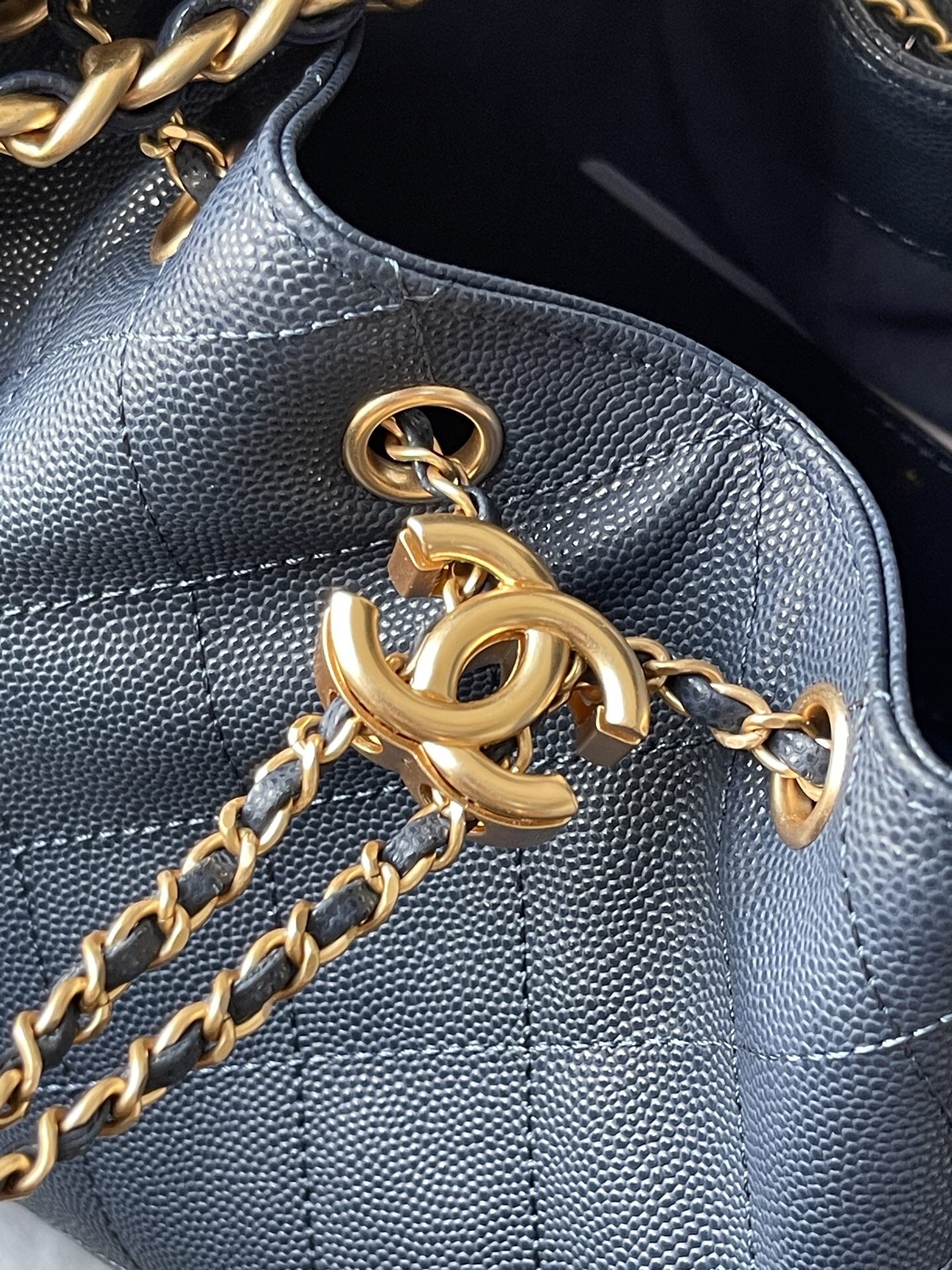 Chanel 25C Small Caviar Leather Hobo Bag - Image 6