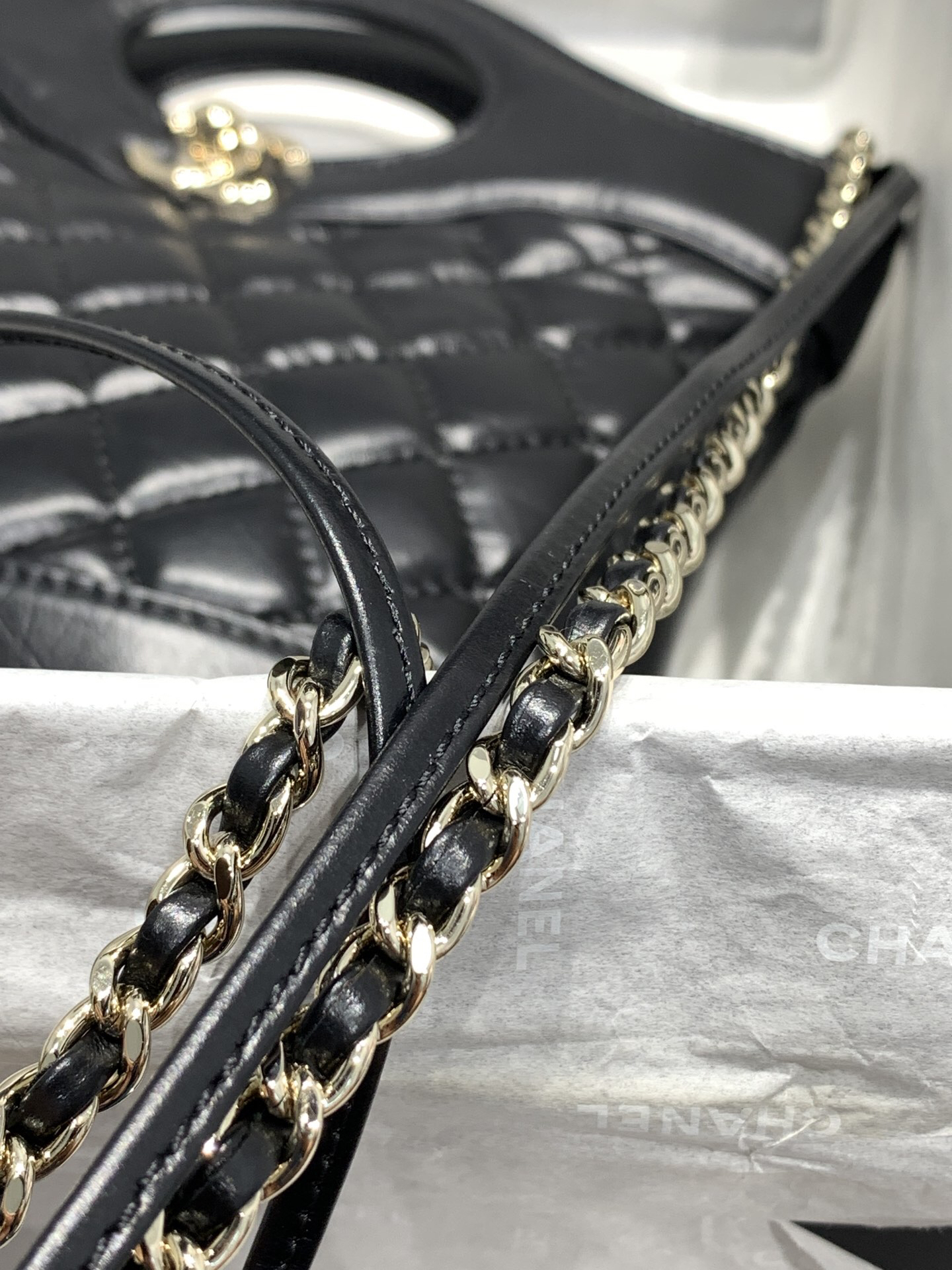 Chanel 31 Handbag - Image 6