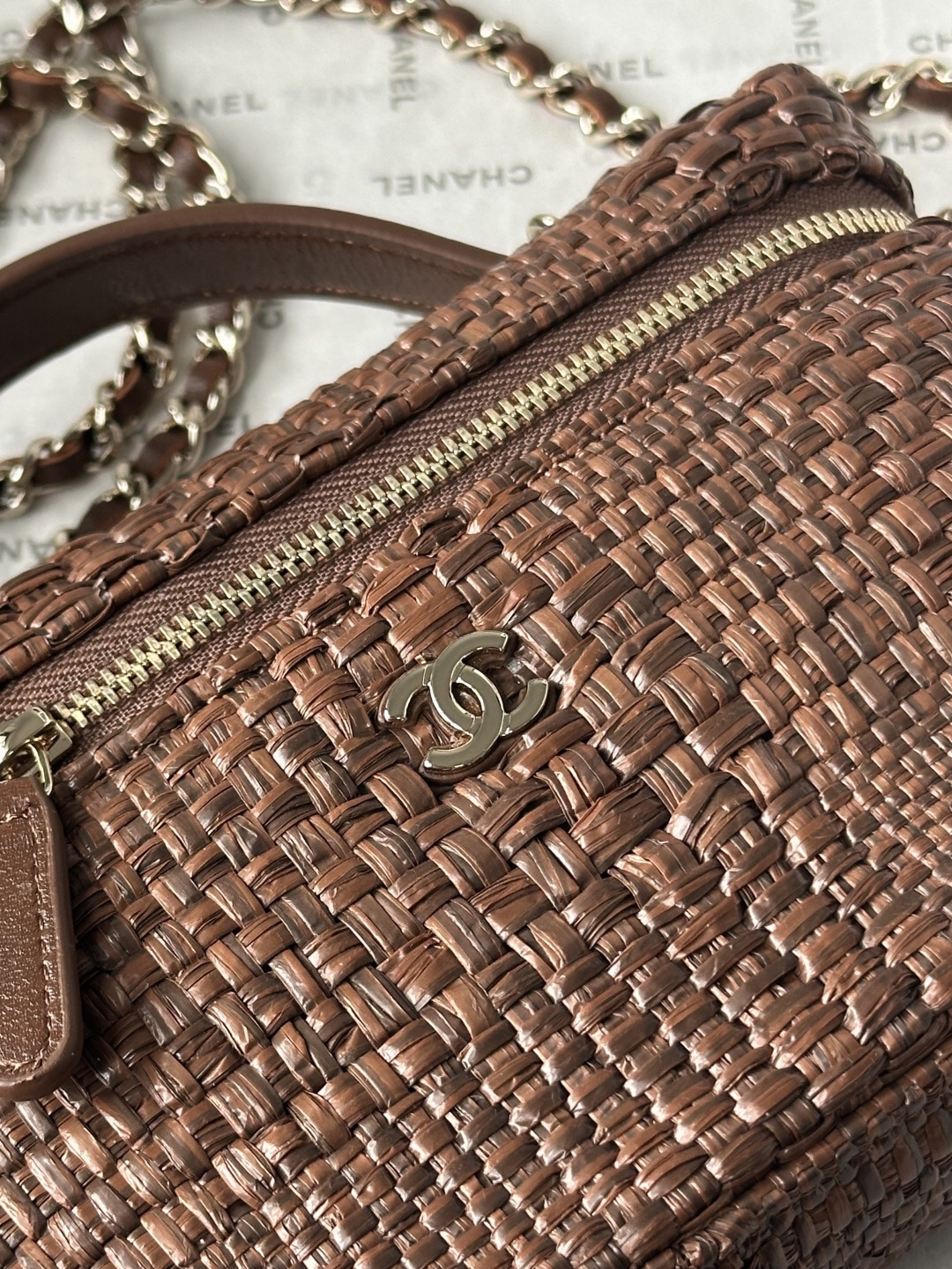 Chanel 26P Woven Small Box Bag - Image 6