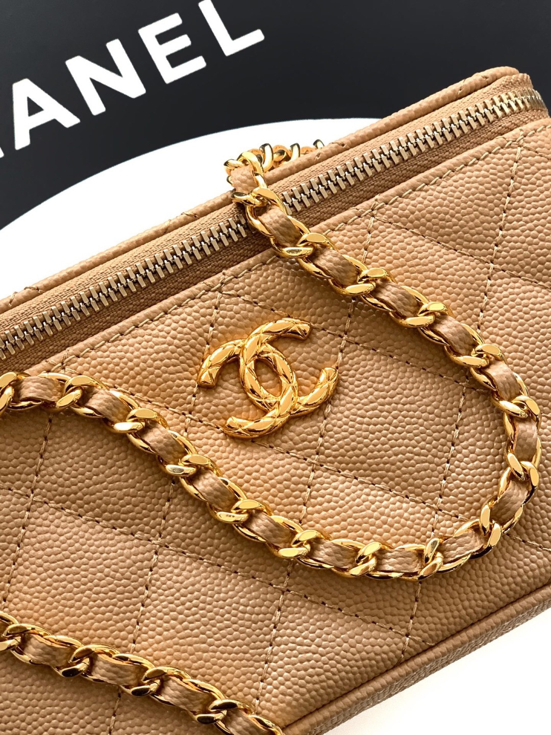 CHANEL 26C Chain Crossbody Box Bag - Image 6