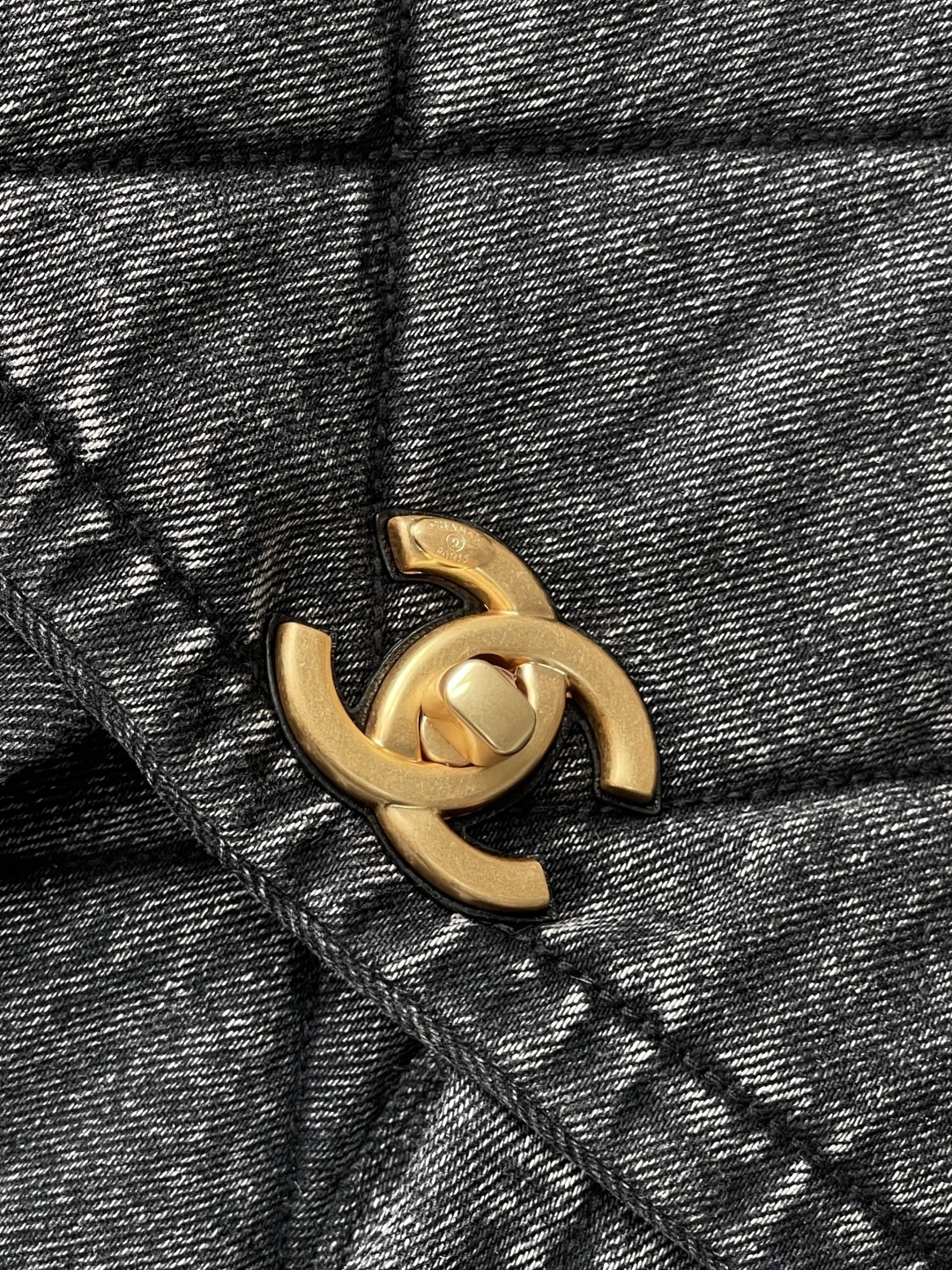 Chanel Denim Shopping Tote Bag AS5727 - Image 6