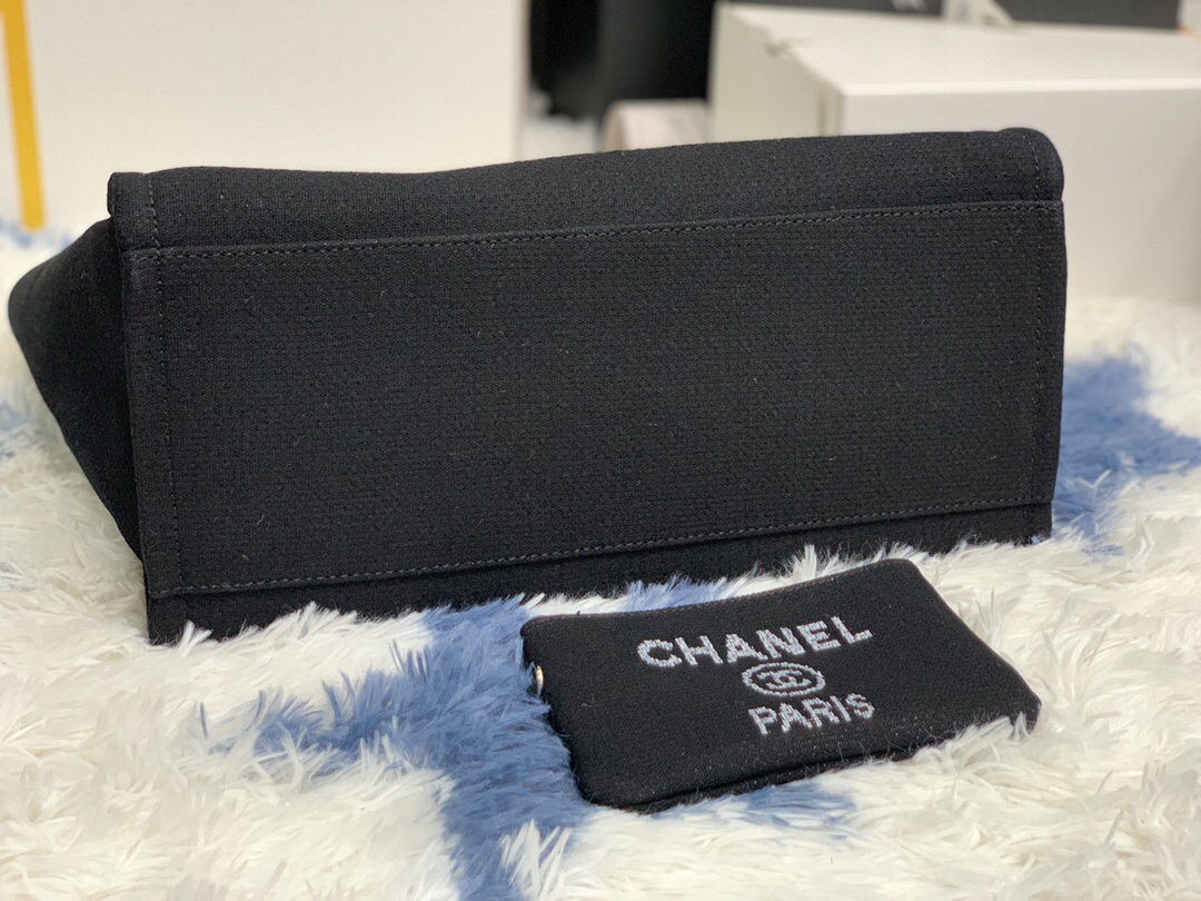 Chanel 2022 Mother and Child Beach Denim Canvas Tote Bag - Image 6