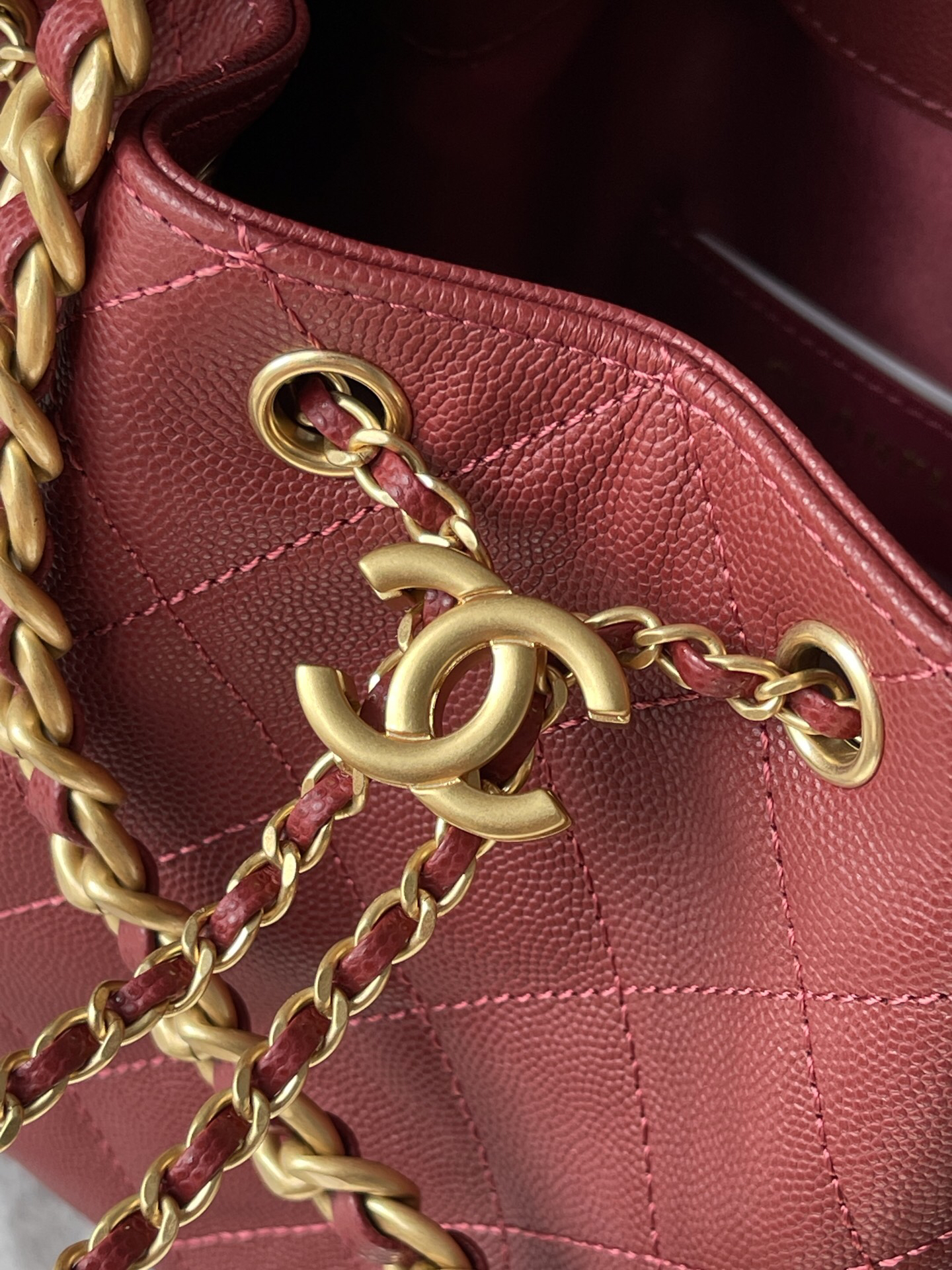 Chanel Textured Leather Hobo Shoulder Bag - Image 6