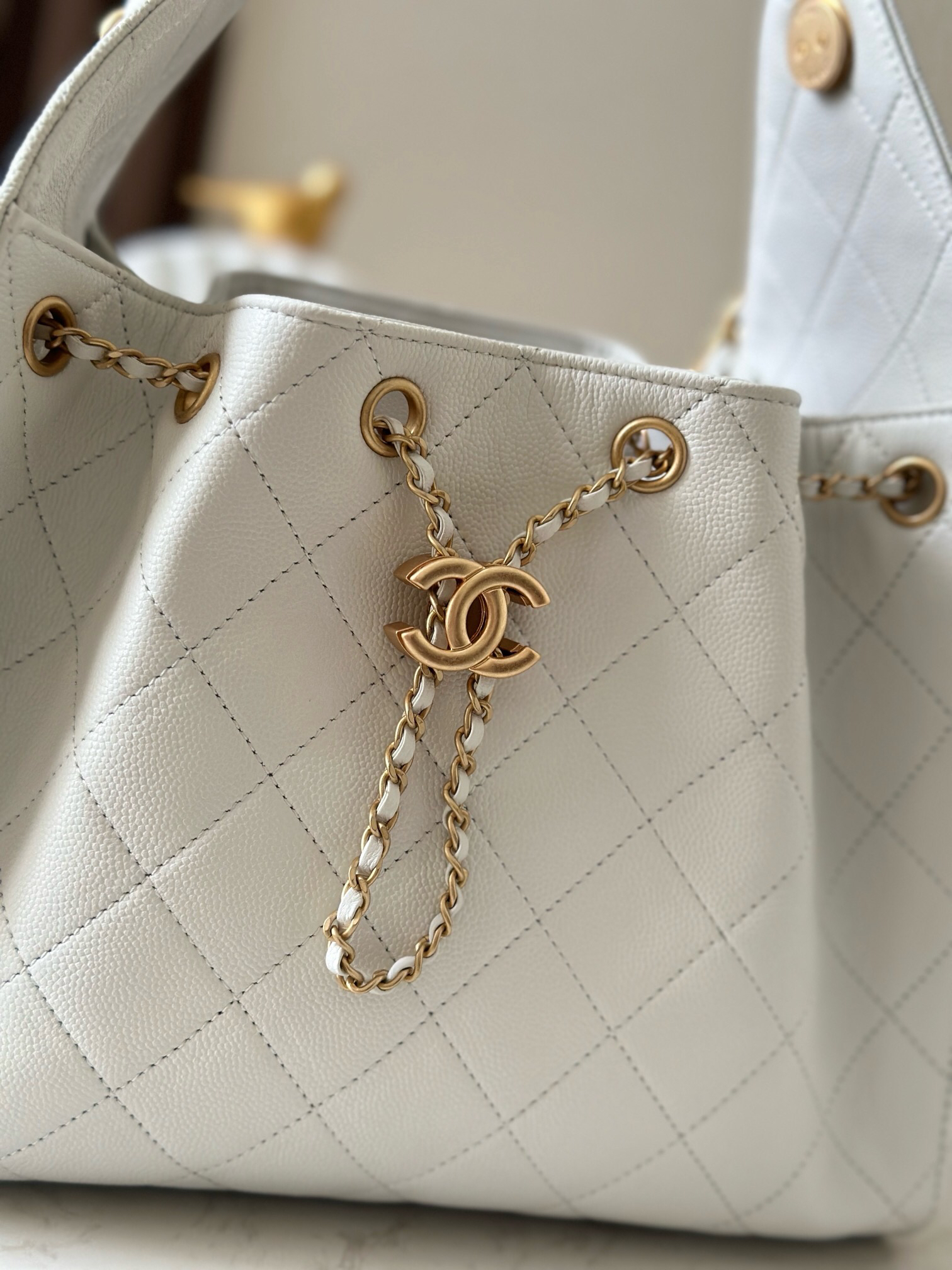 Chanel Textured Leather Hobo Shoulder Bag - Image 6