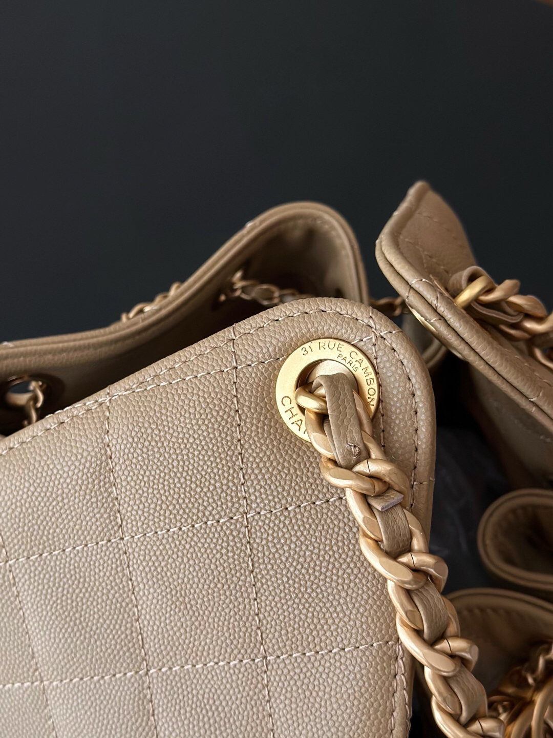 CHANEL 25 Quilted Leather Hobo Shoulder Bag - Image 6