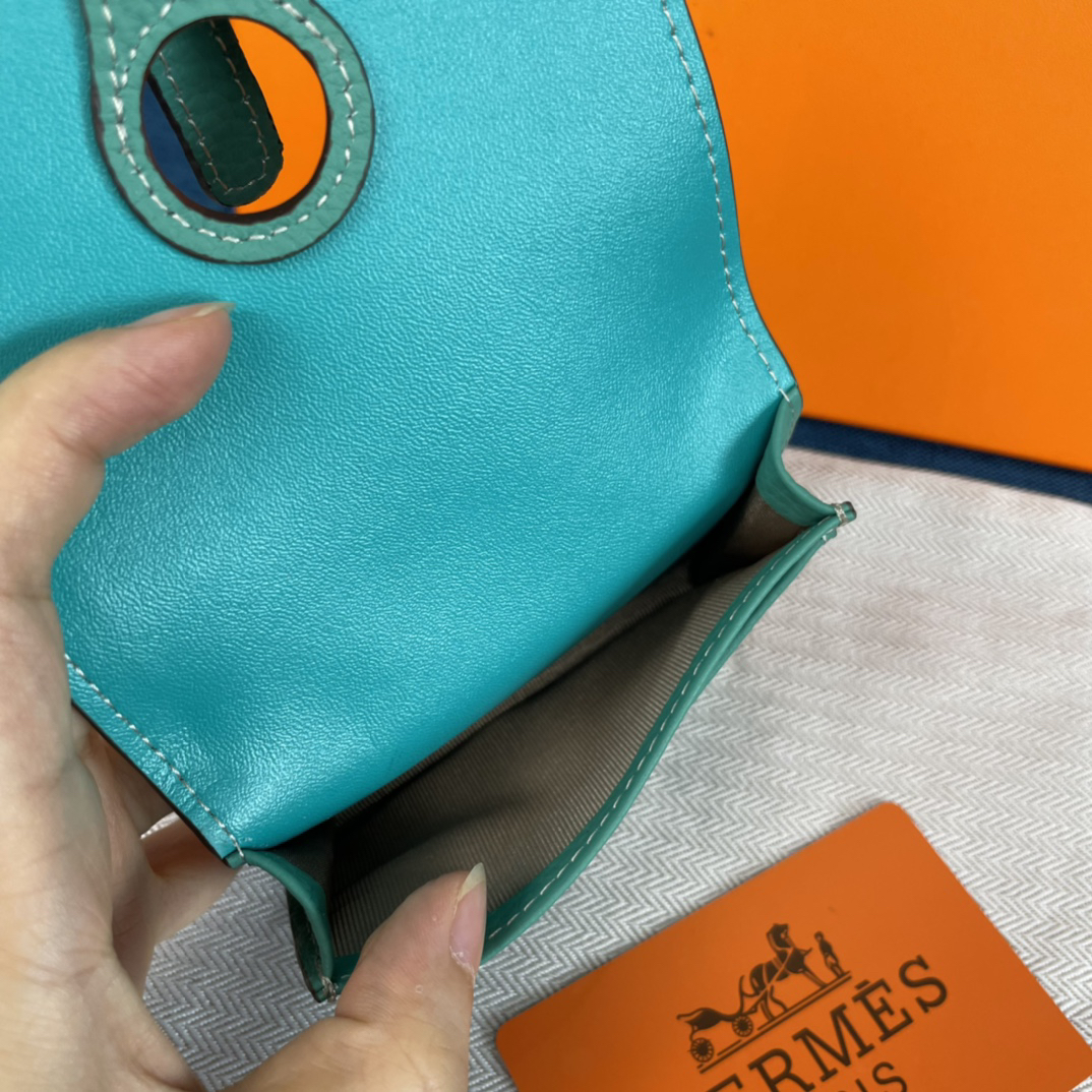 Hermès Togo Leather Card Holder - Image 6