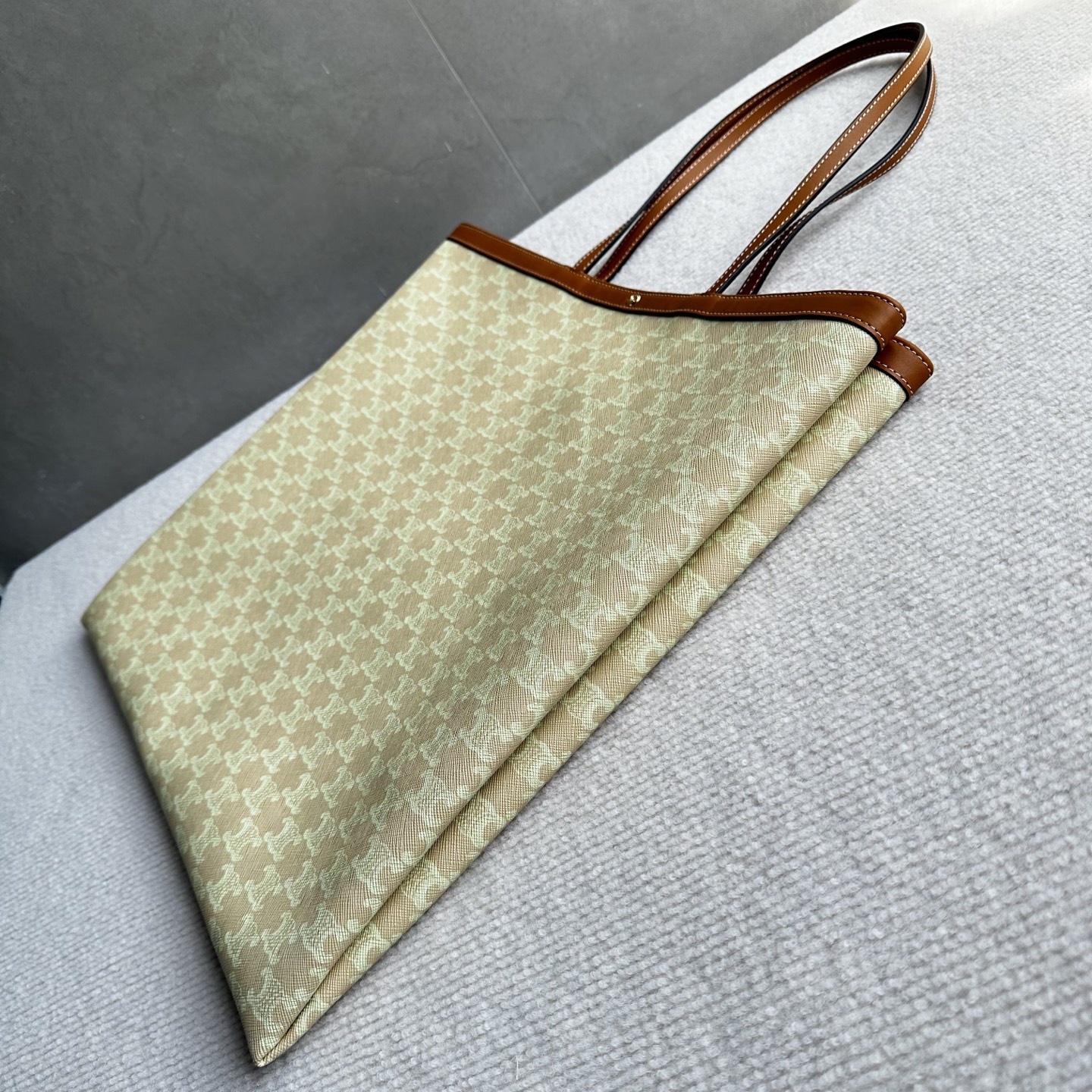 FLAT SHOER Logo-Print Tote Bag - Image 6