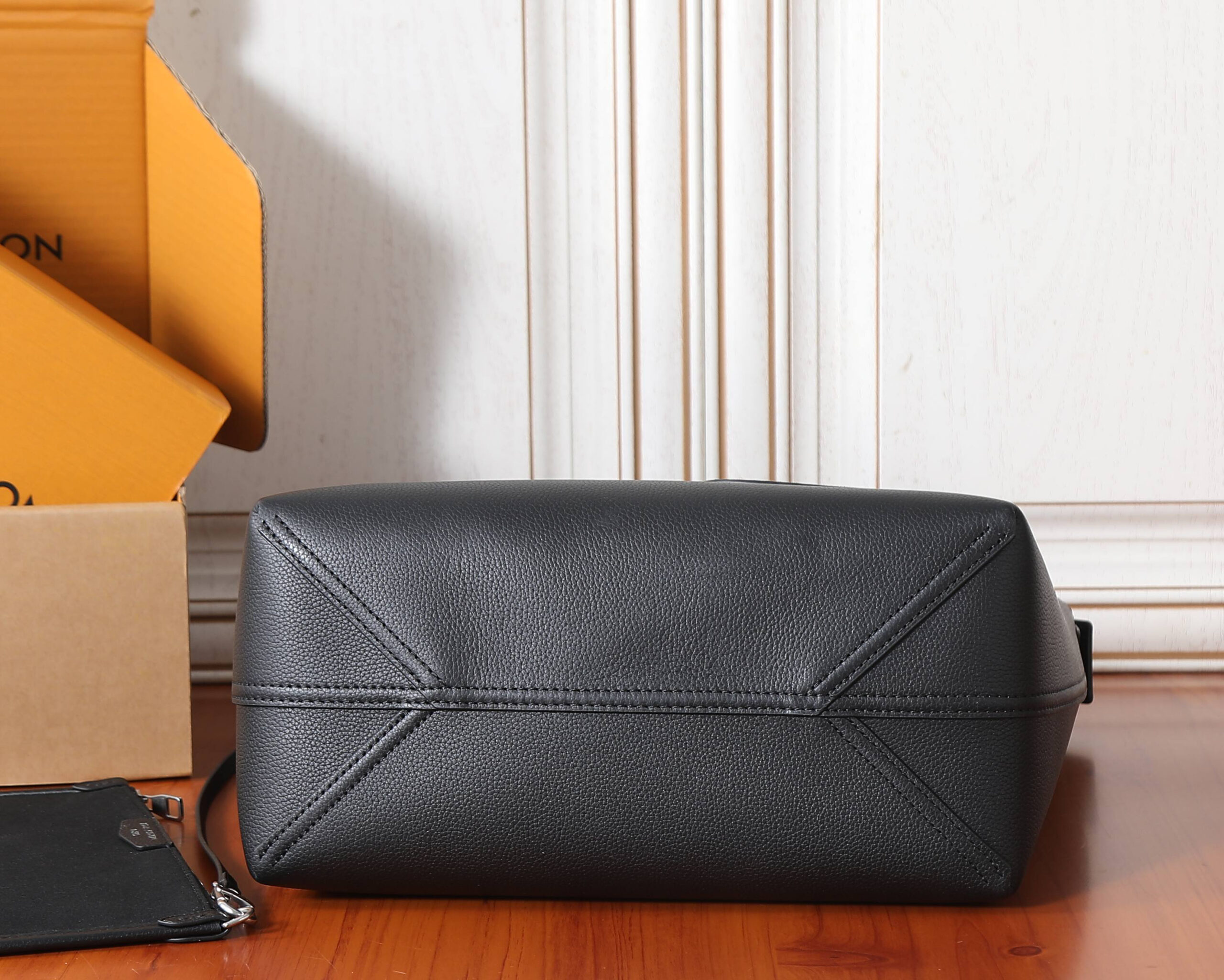 Verso Hobo Handbag in LV Touch Calfskin - Image 7