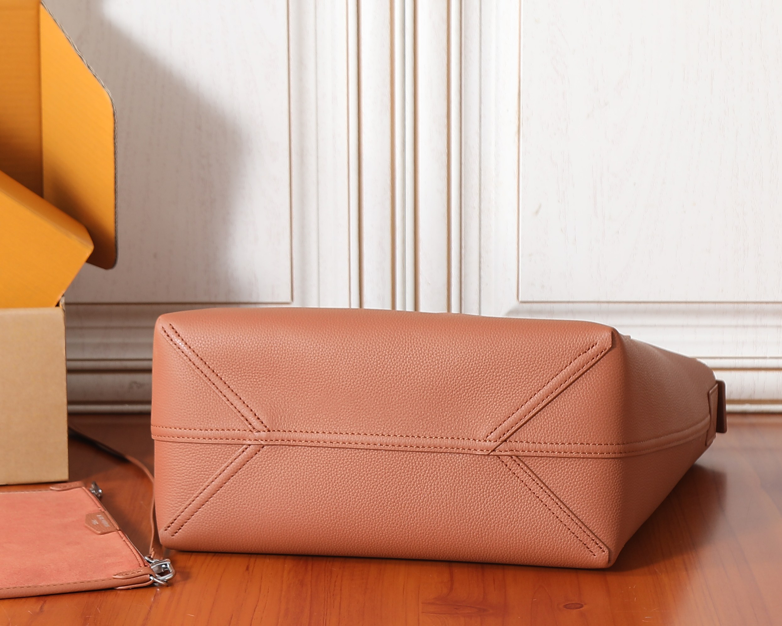 Louis Vuitton Verso Hobo Bag in LV Touch Calfskin - Image 7