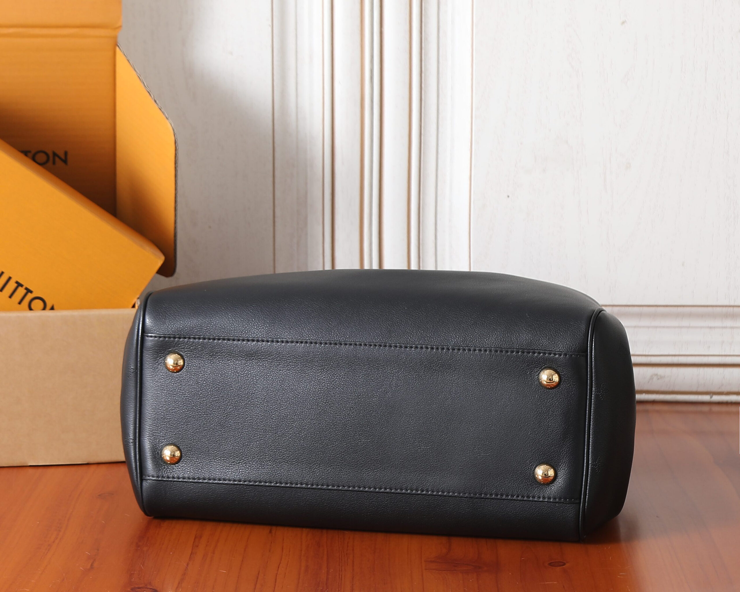 Louis Vuitton Vendôme Handbag M26338 – Black Calfskin - Image 7