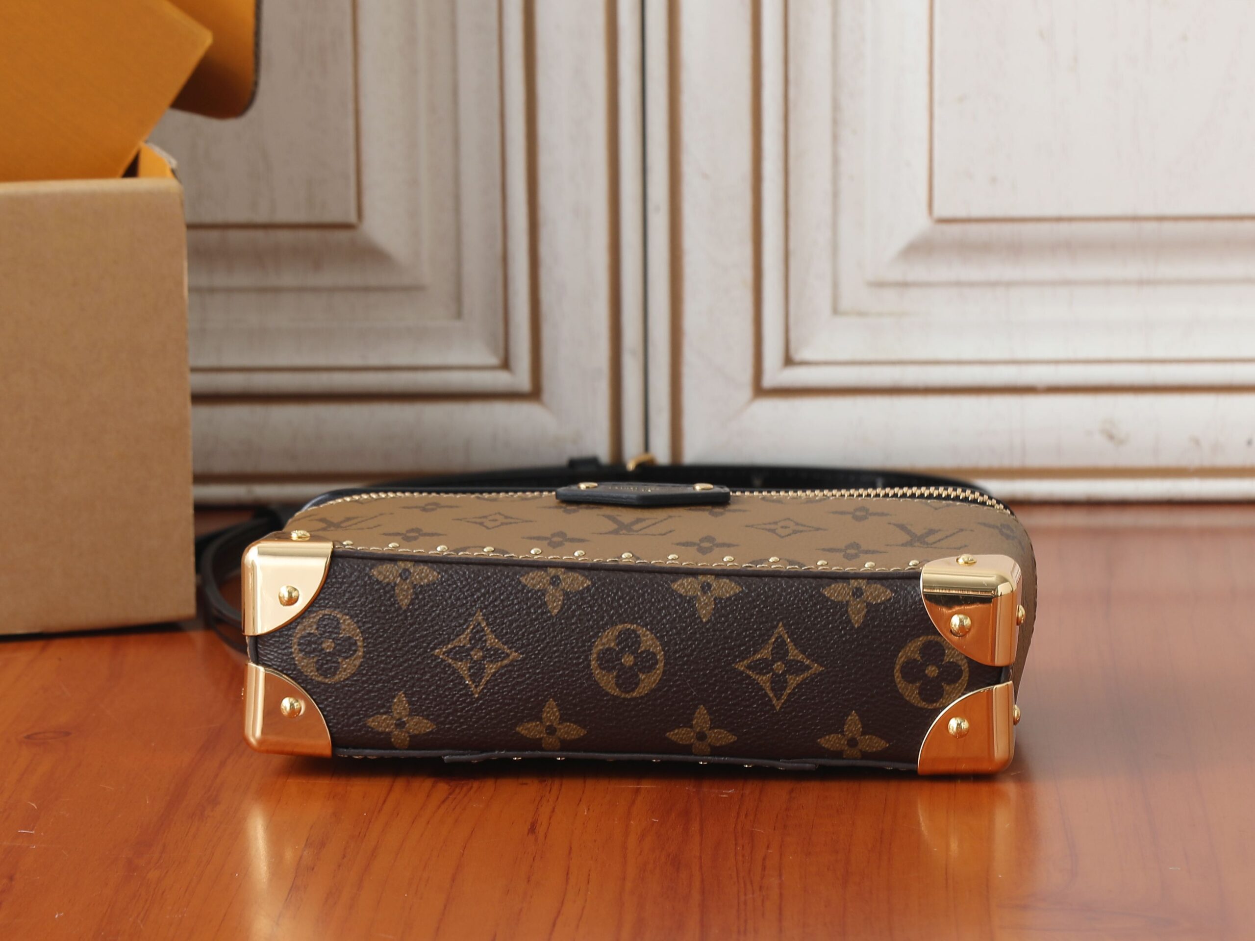 Louis Vuitton Vanity Pouch in Monogram Reverse Canvas - Image 7