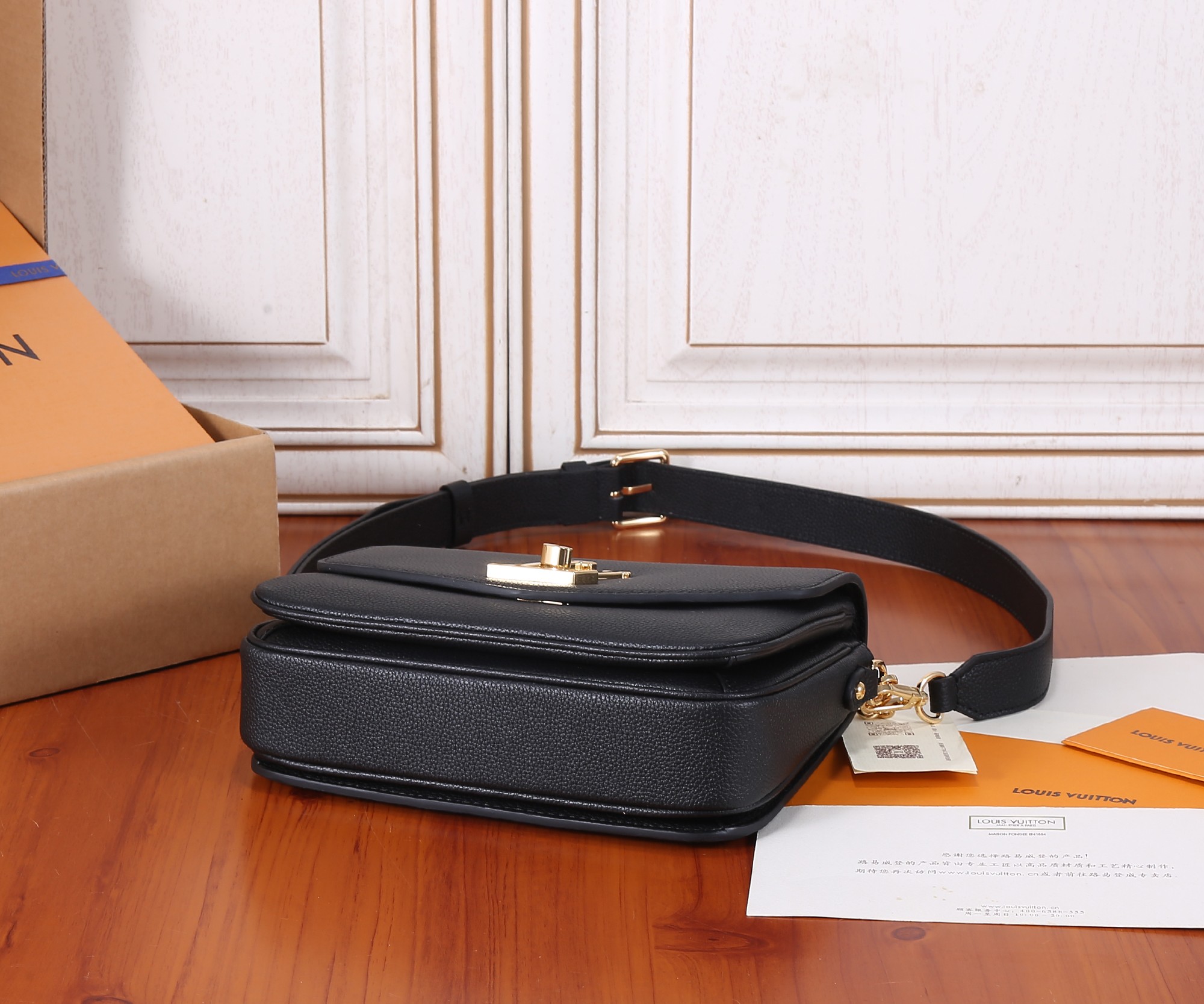 Louis Vuitton LV Twist Oxford Shoulder Bag M22735 - Image 7