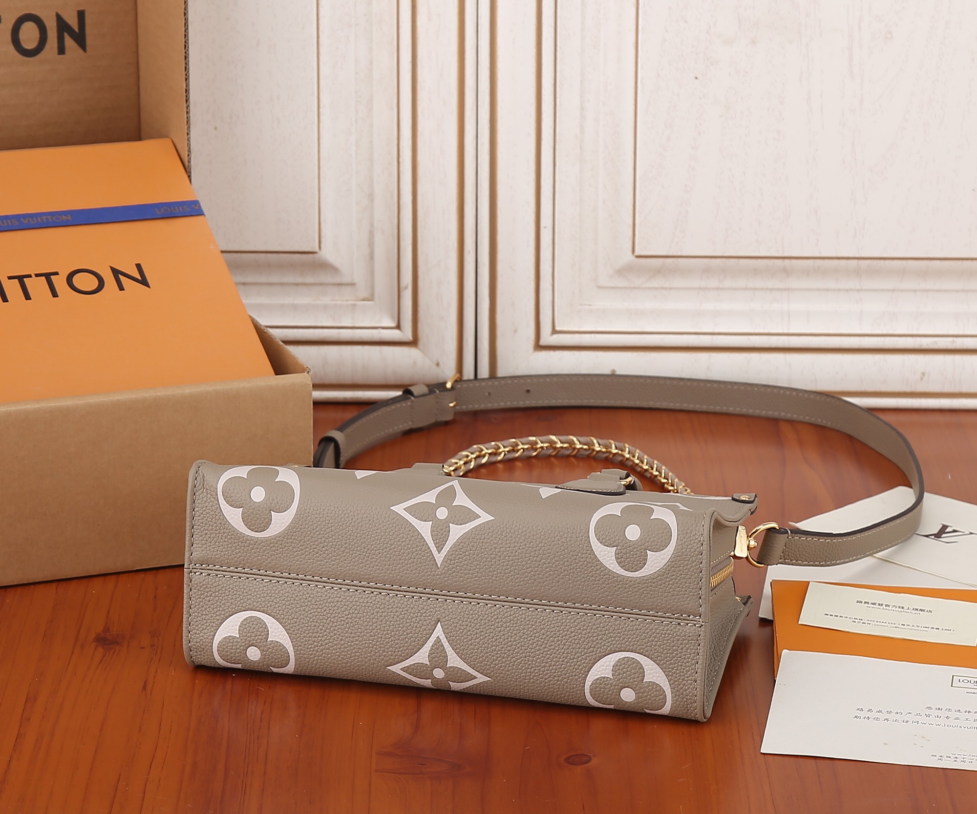 Louis Vuitton OnTheGo East West Handbag in Monogram Empreinte Leather - Image 7