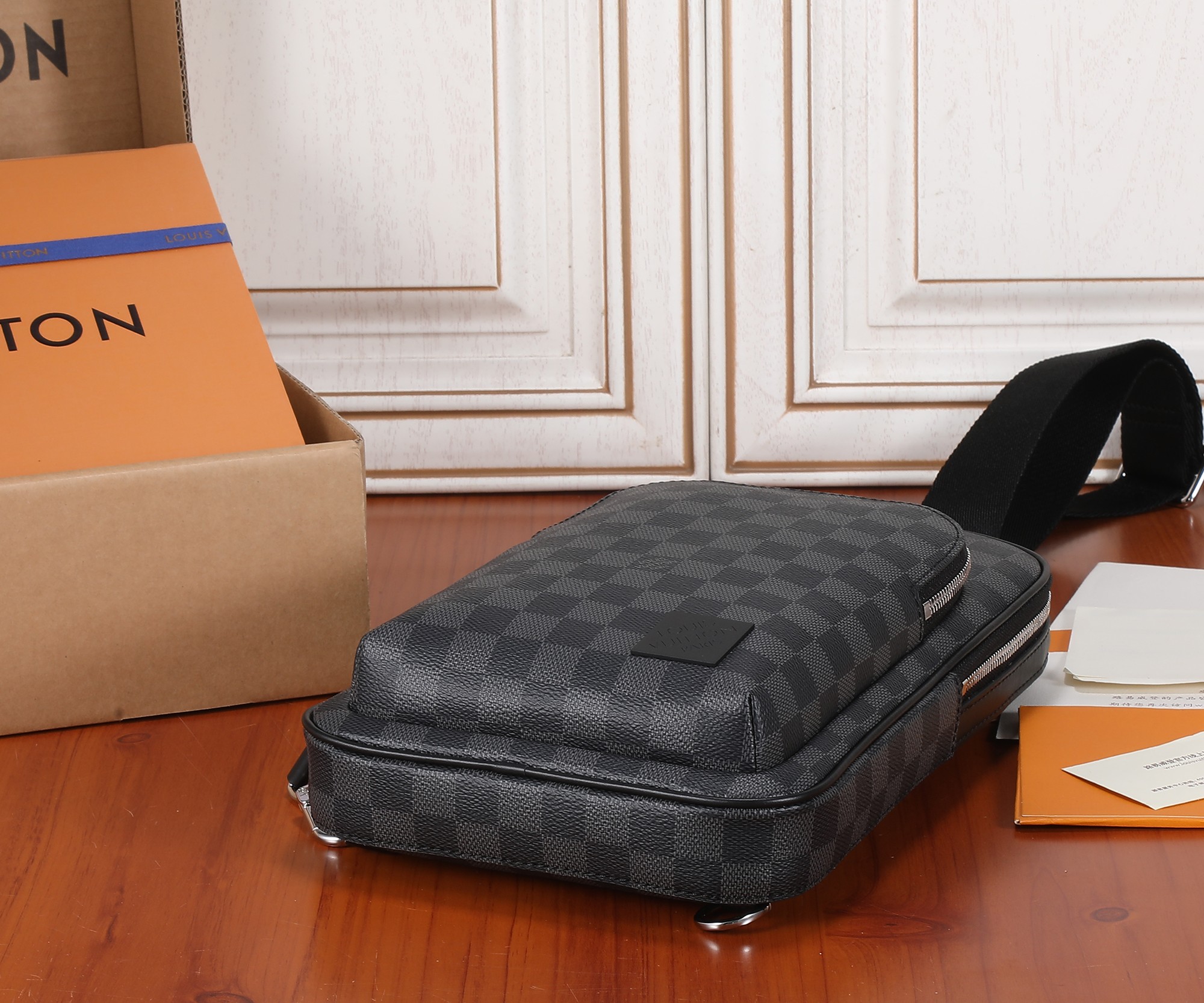 Louis Vuitton Avenue Shoulder Bag Damier Graphite - Image 7