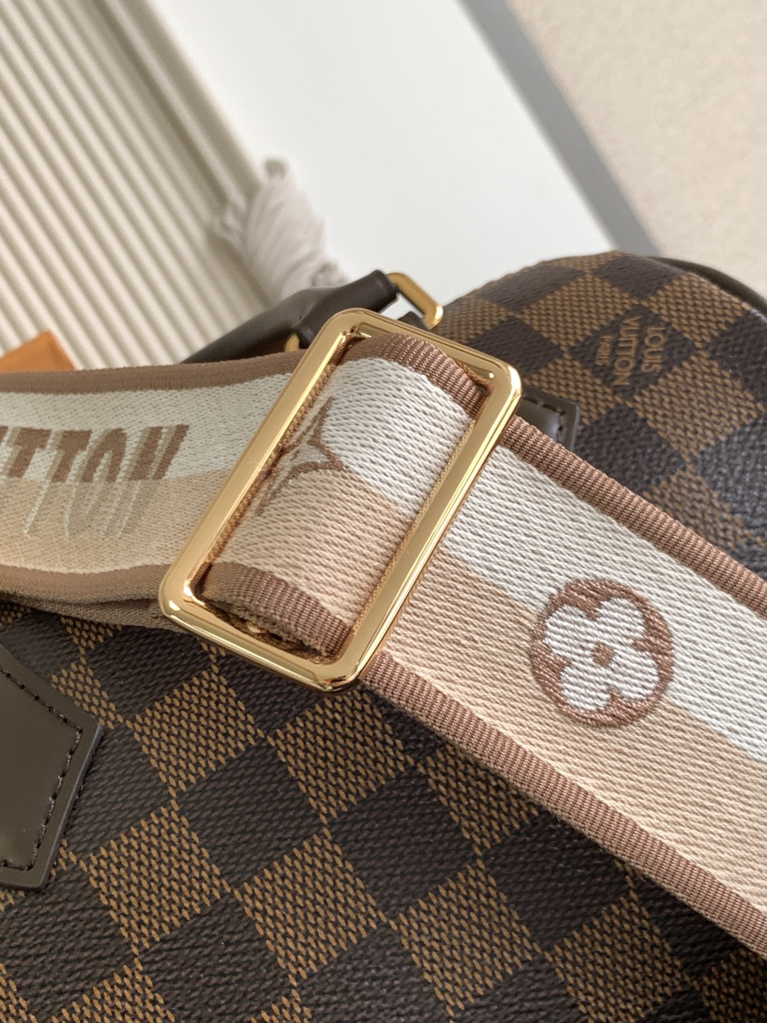 Louis Vuitton N40489 Monogram Crossbody Bag - Image 7