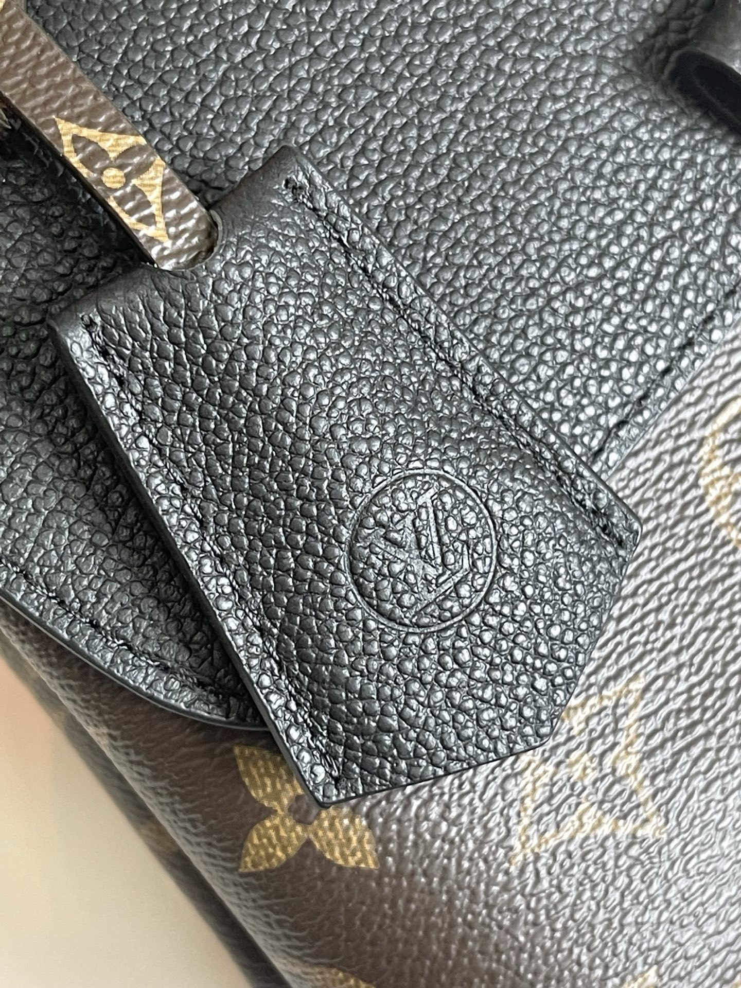 Louis Vuitton Madeleine BB Monogram Canvas Shoulder Bag - Image 7