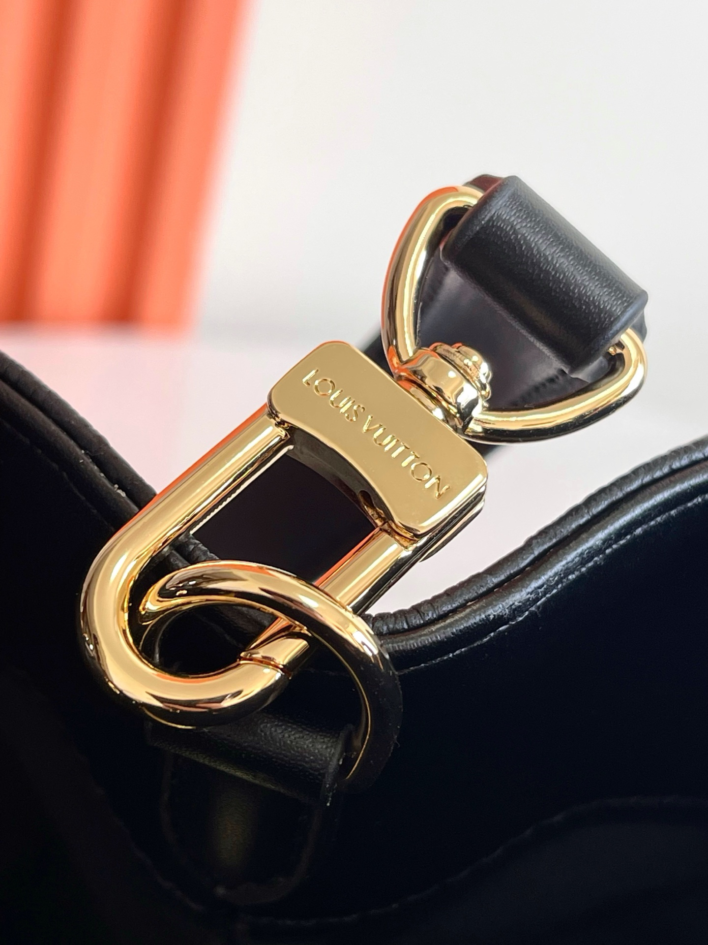 Louis Vuitton M25577 Monogram Handbag - Image 7