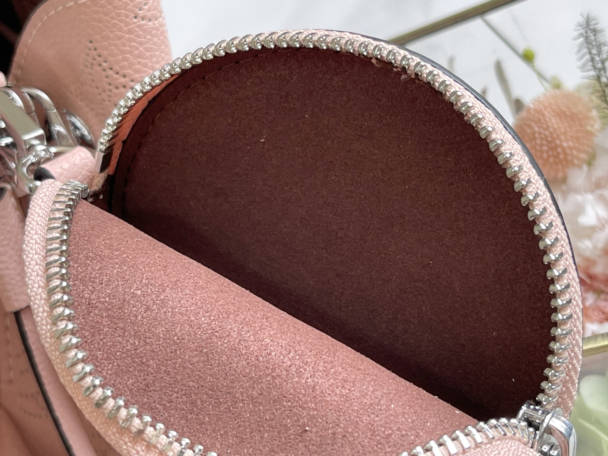 Louis Vuitton Bella Bucket Bag - Image 7