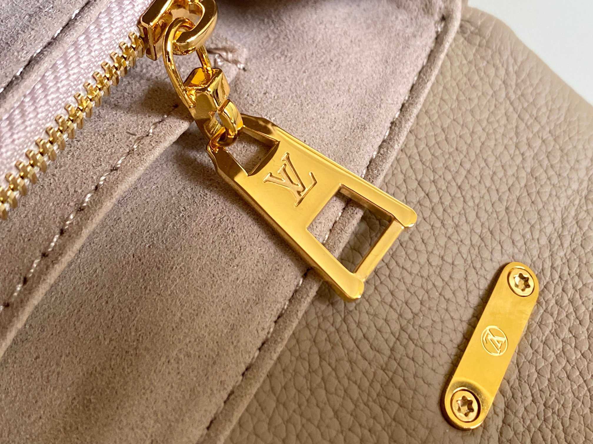 Louis Vuitton Madeleine BB Handbag - Image 7