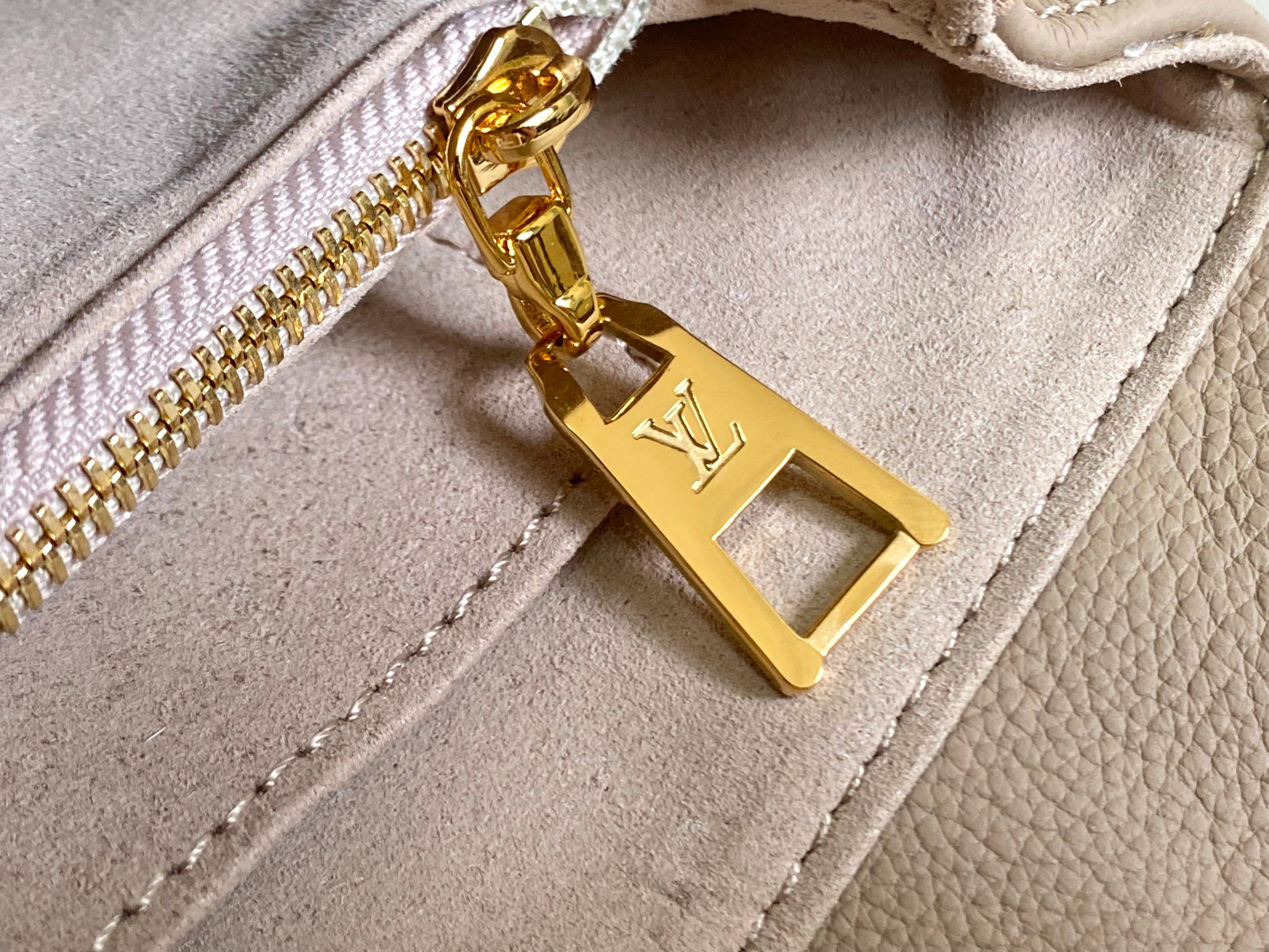 Louis Vuitton Madeleine Medium Handbag in Monogram Empreinte Leather - Image 7