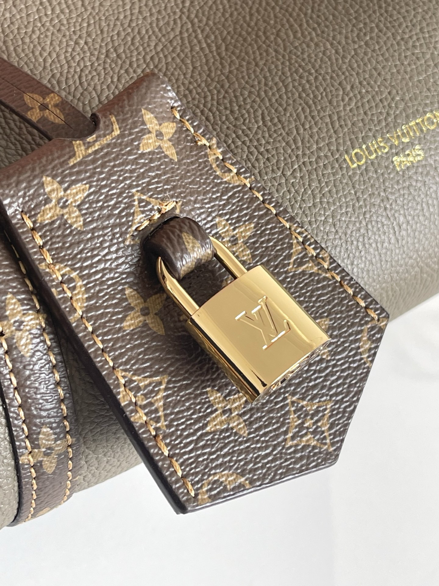 Louis Vuitton Express Small Shoulder Bag in Monogram Canvas - Image 7
