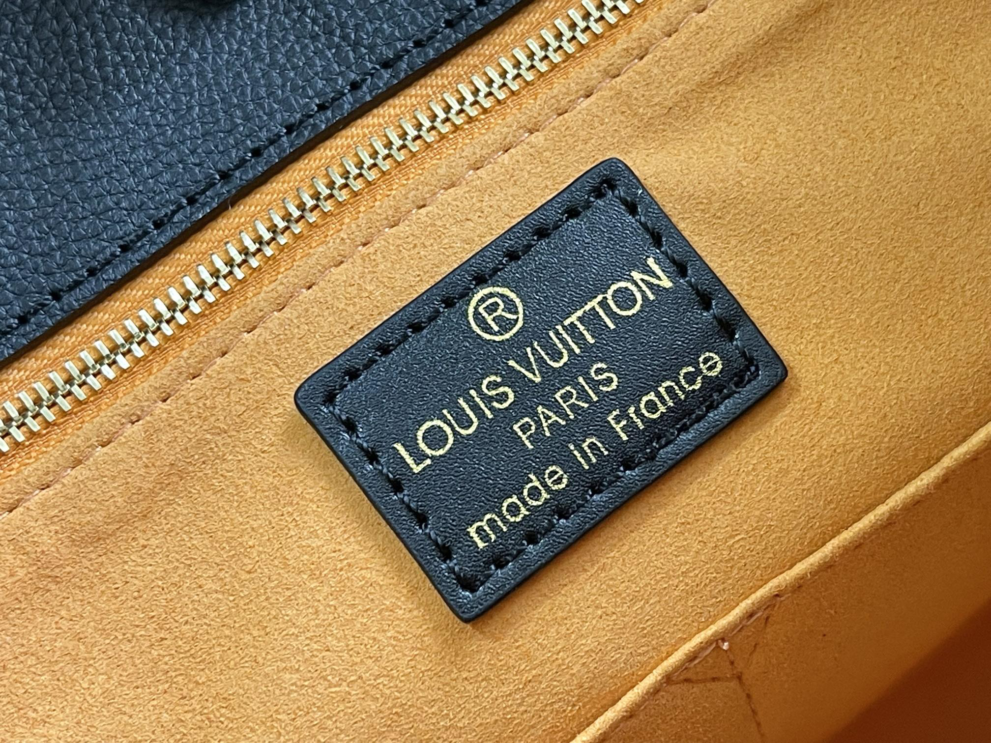 Louis Vuitton Onthego MM Tote Bag - Image 7