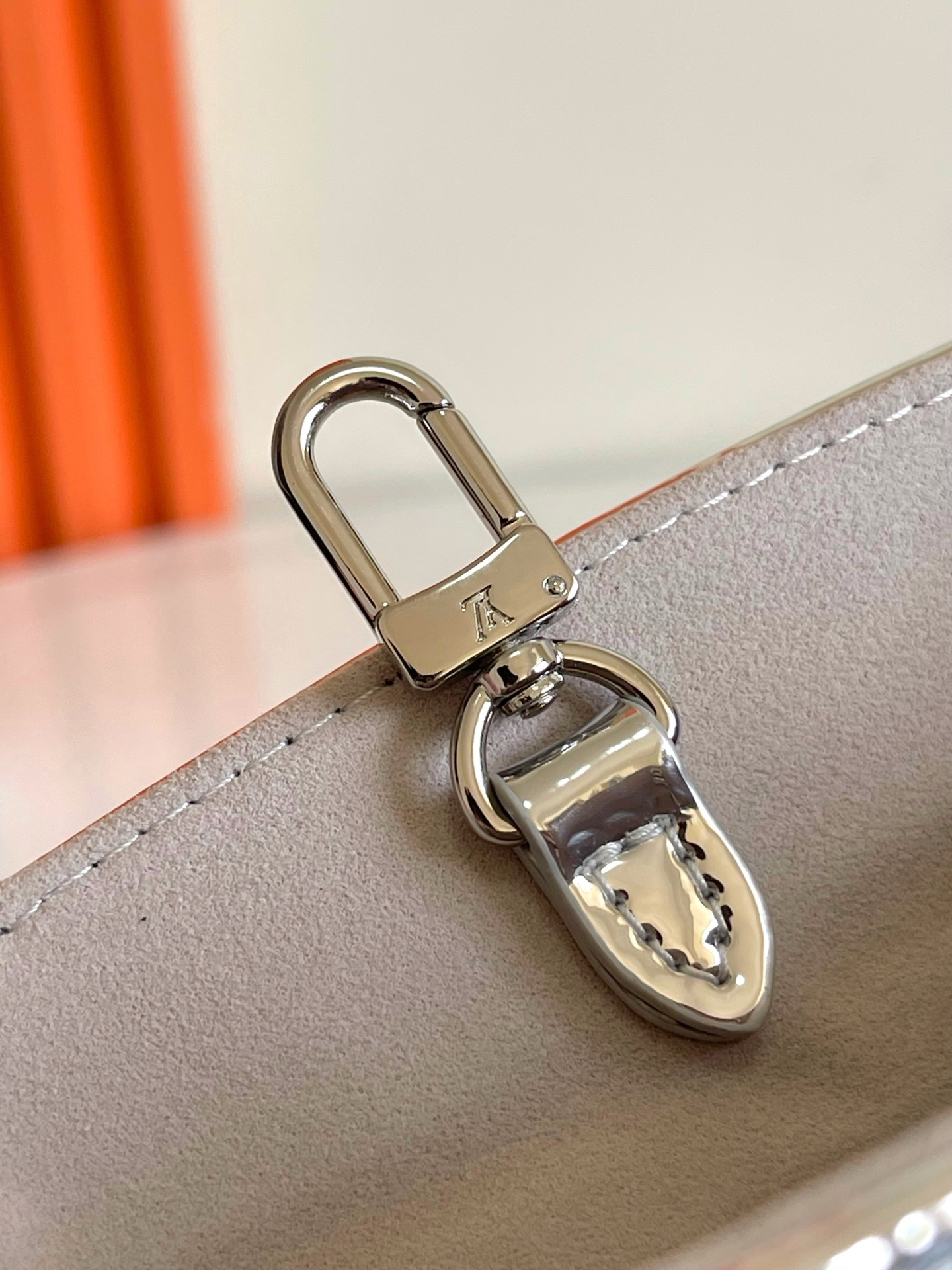 Louis Vuitton OnTheGo CC Small Handbag in Silver Monogram Miroir Canvas - Image 7