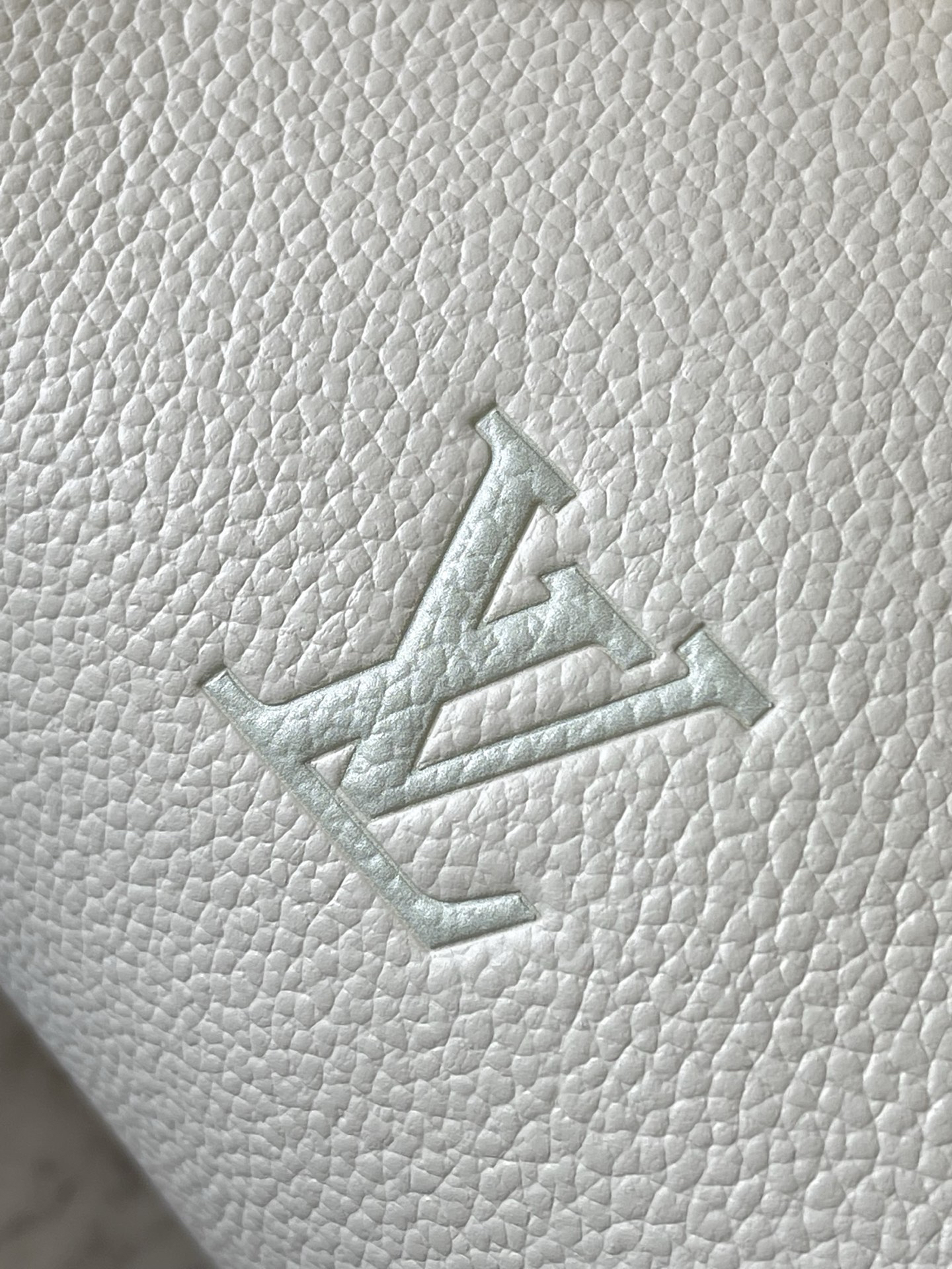 Louis Vuitton Speedy Bandoulière 20 Monogram Empreinte Leather Crossbody Bag - Image 7