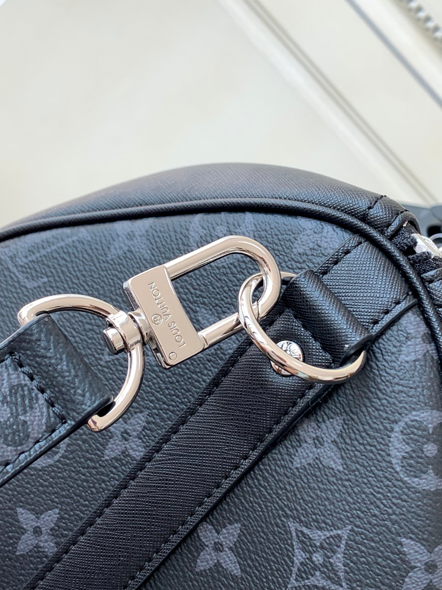 Louis Vuitton Keepall 50 Travel Bag with Shoulder Strap - Black - Image 7