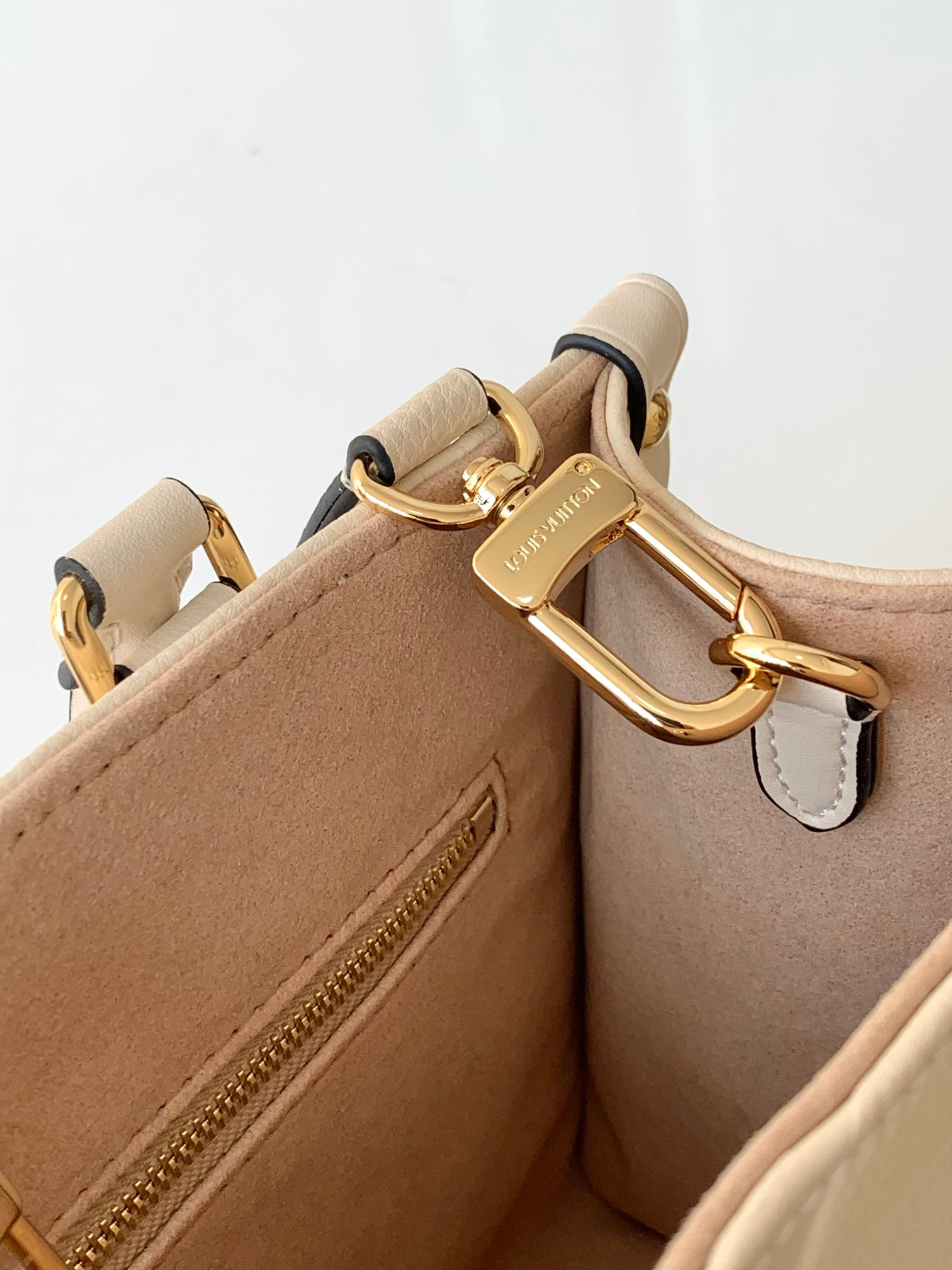 Louis Vuitton OnTheGo Mini Tote Bag in Monogram Empreinte Leather - Image 7