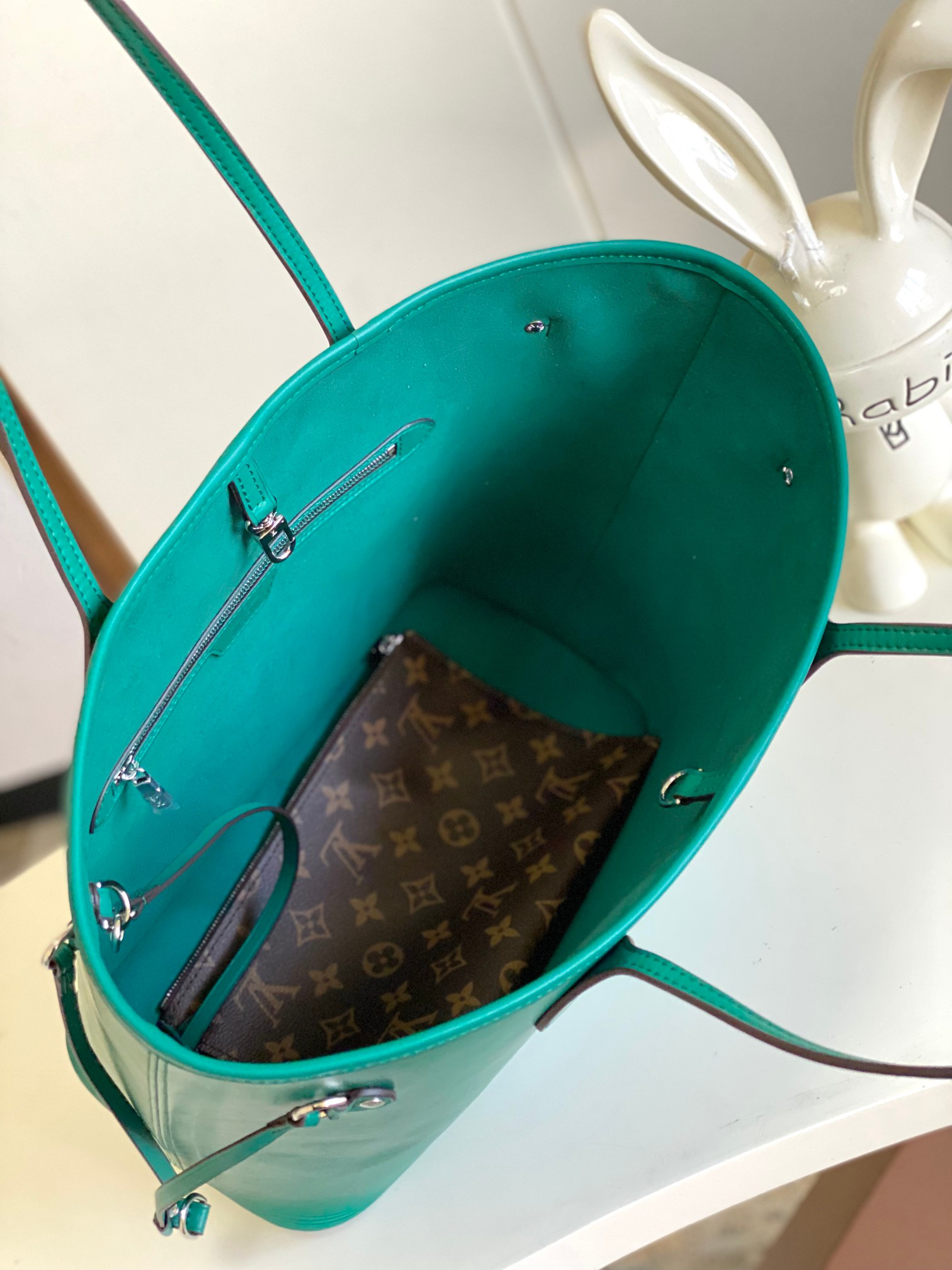 Louis Vuitton Neverfull Medium Tote Bag - Image 7