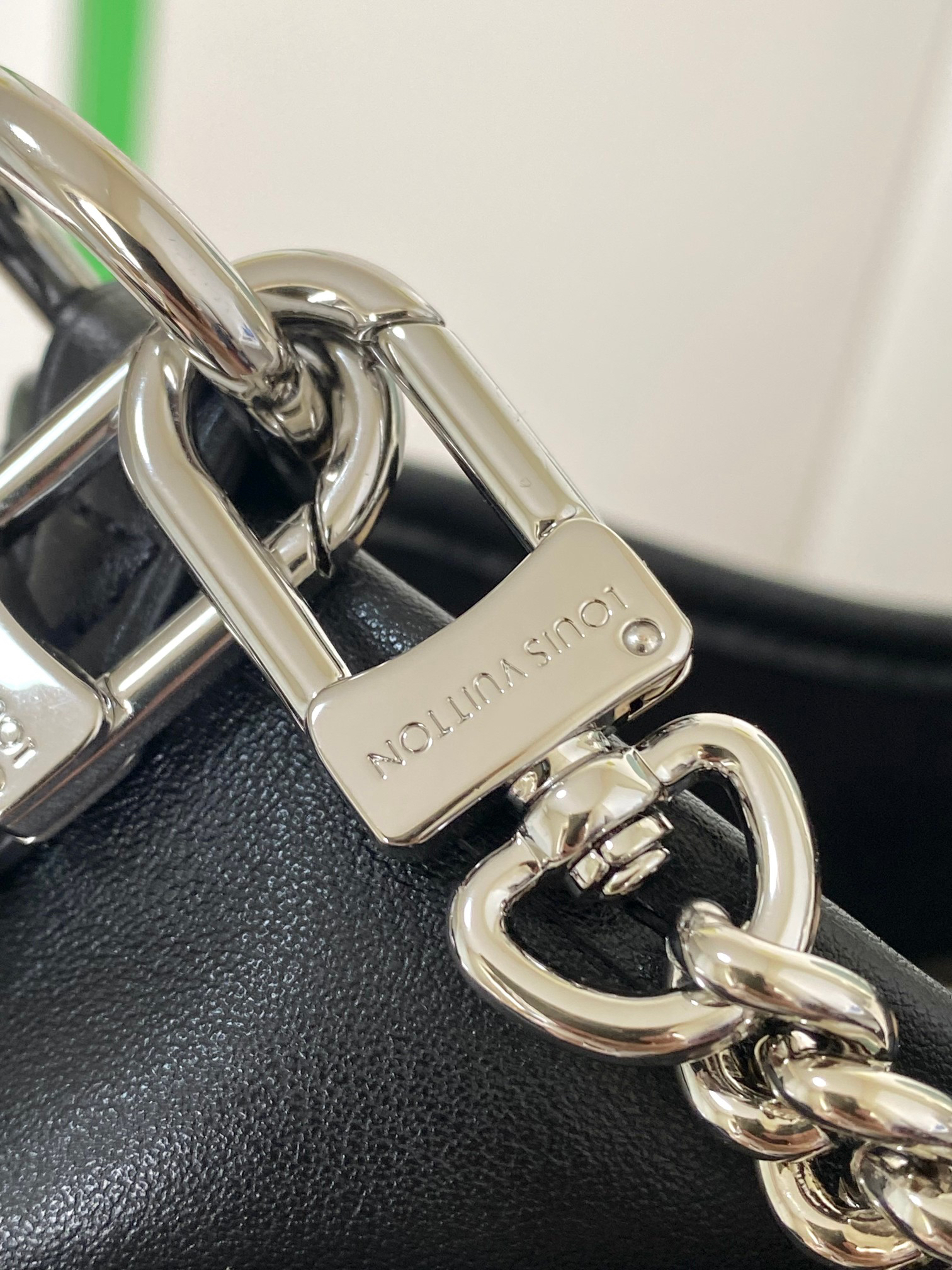 Louis Vuitton CarryAll Cargo Small Handbag M24861 - Image 7