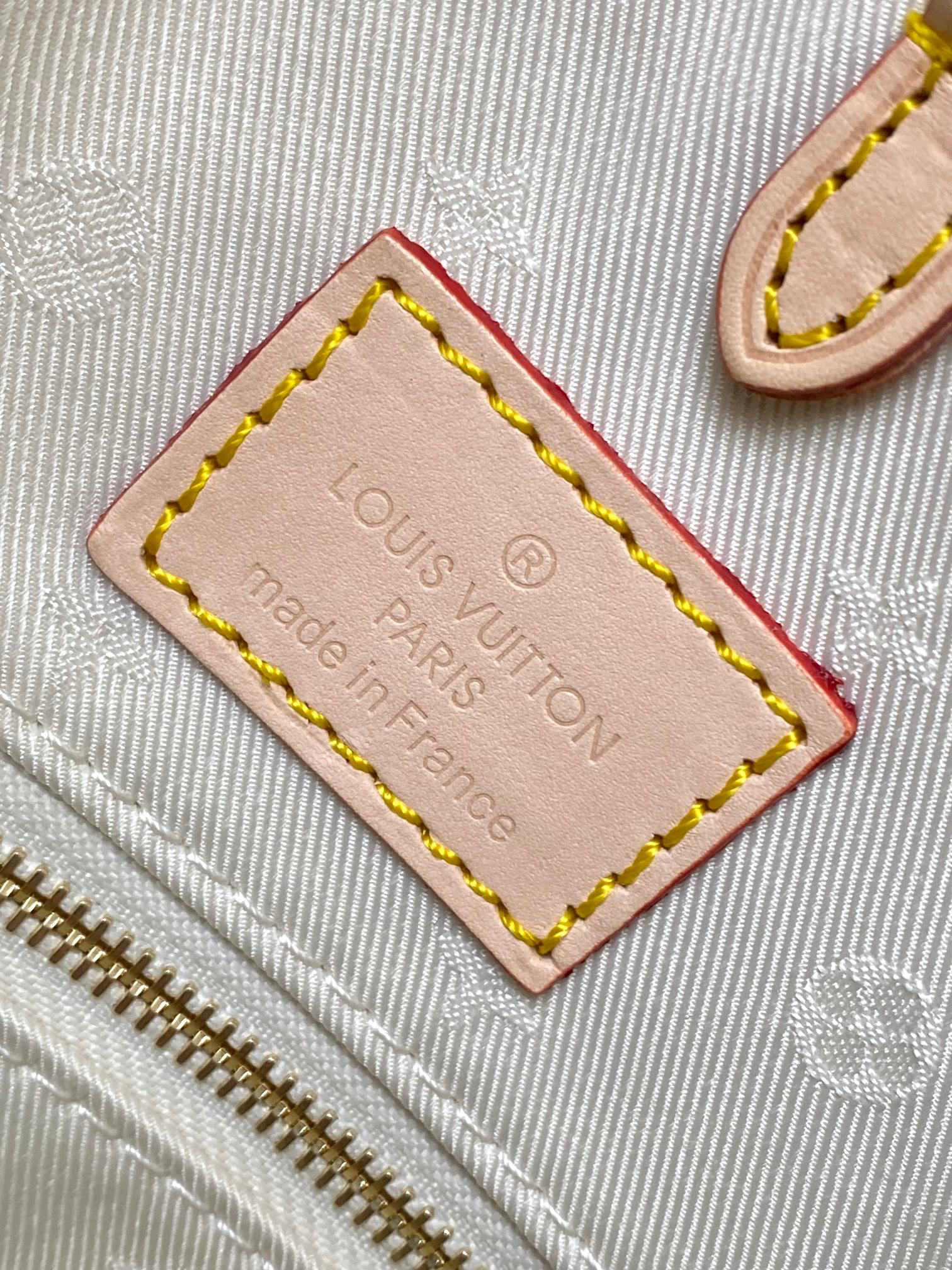 Louis Vuitton OnTheGo MM Tote Bag in White Denim - Image 7