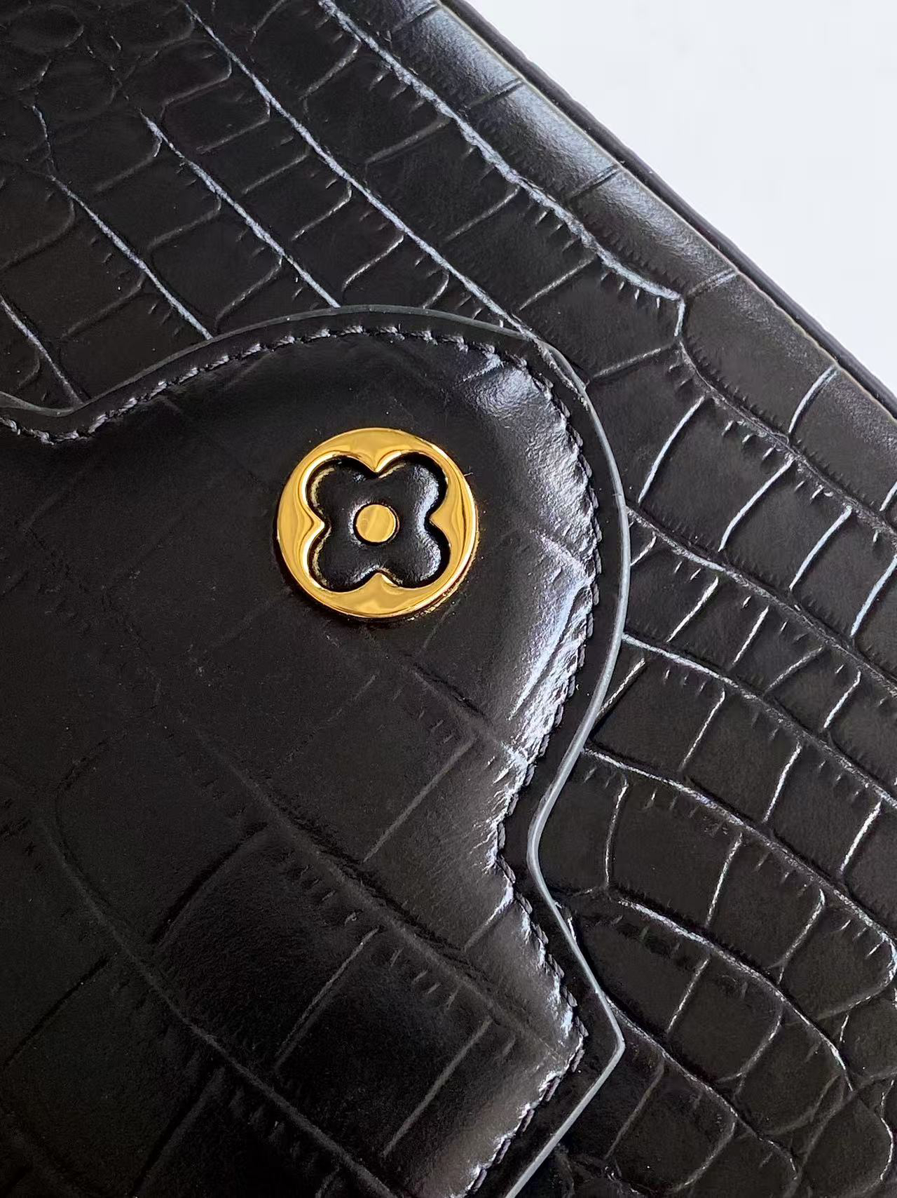 Louis Vuitton Capucines Mini Handbag – Taurillon Leather, Multiple Colors - Image 7