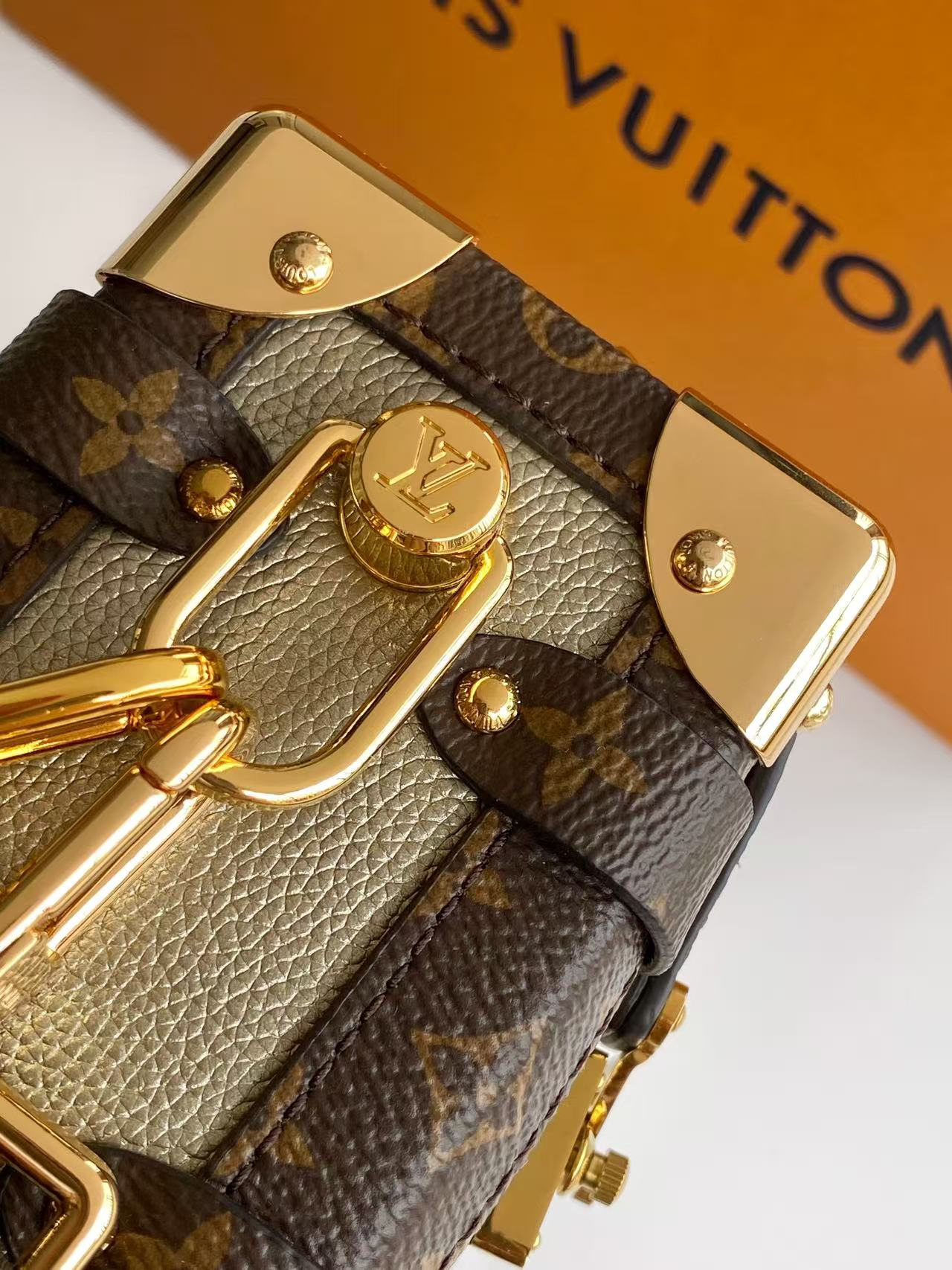 Louis Vuitton Side Trunk MM Leather Crossbody Bag - Image 7