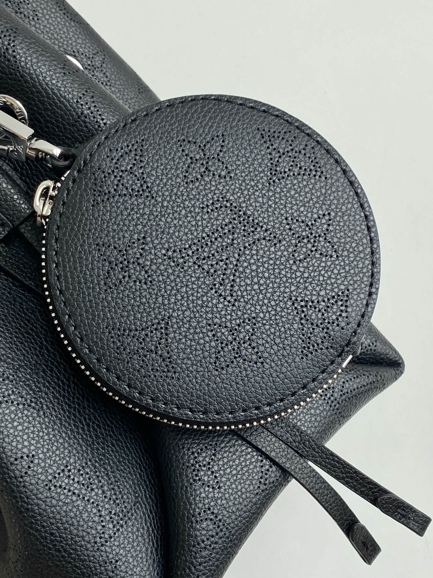 Louis Vuitton Bella Monogram Bucket Bag - Image 7