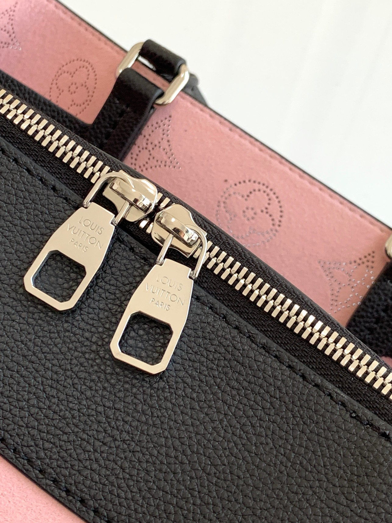 Louis Vuitton Bella Tote Black - Image 7