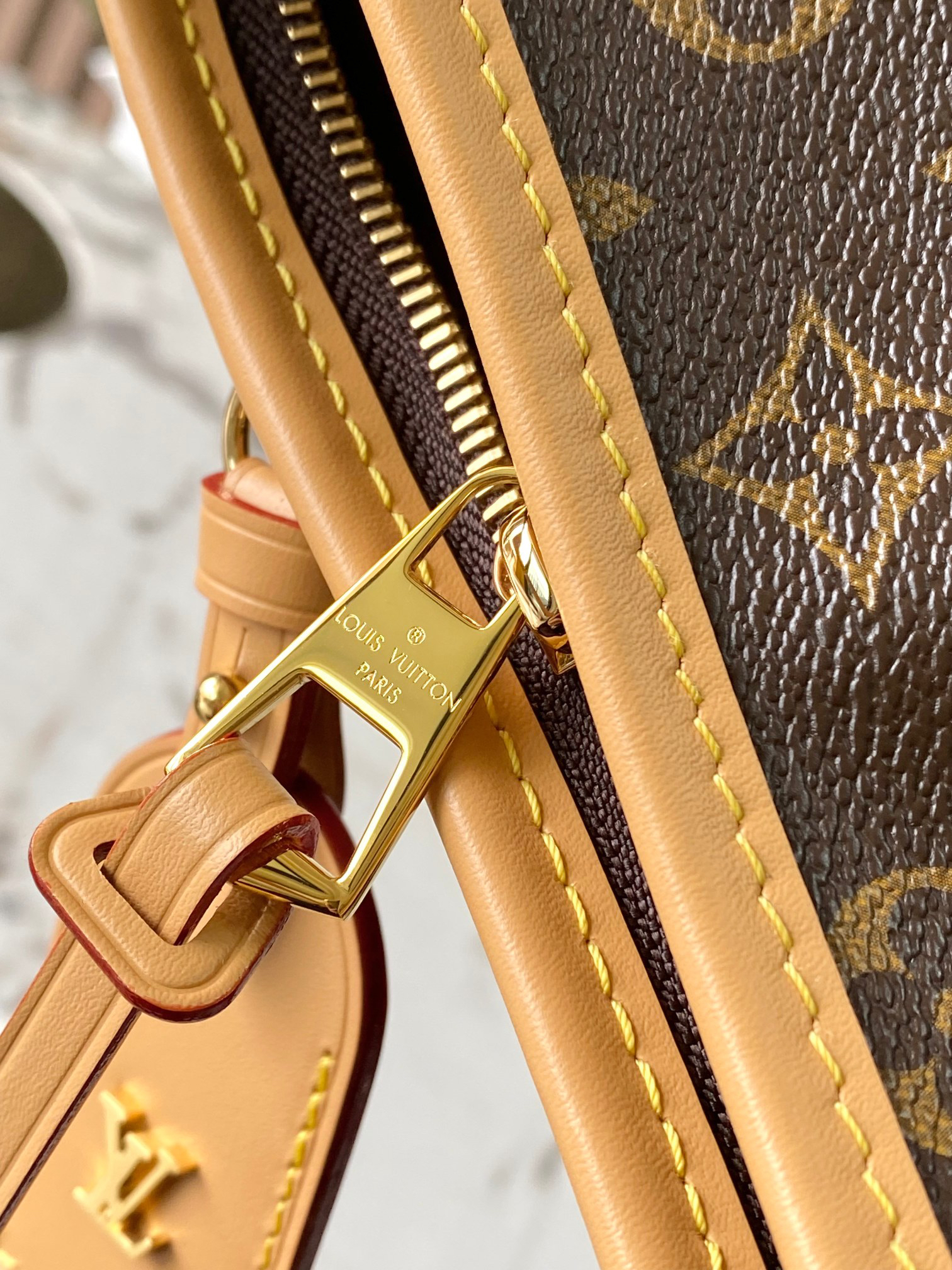 Louis Vuitton CarryAll EastWest M28101 Monogram Canvas Handbag - Image 7
