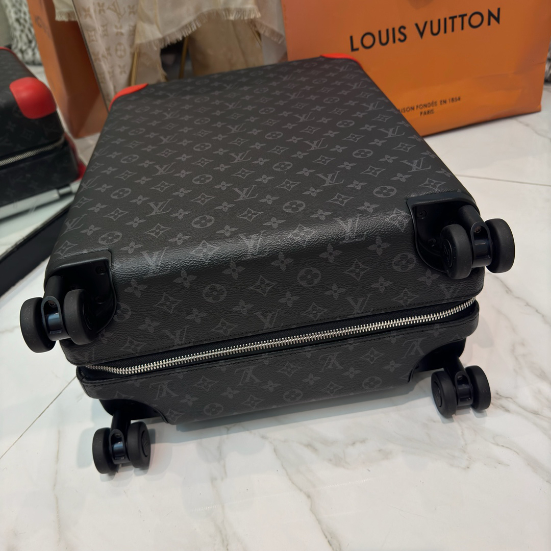 Louis Vuitton Horizon 55 Four-Wheel Carry-On Suitcase in Monogram Canvas - Image 7