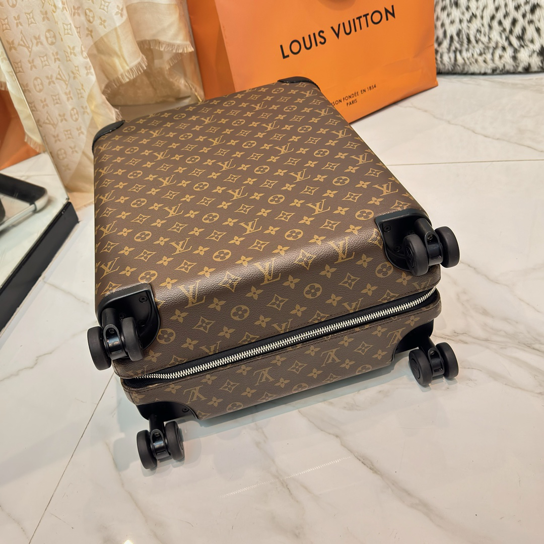 Louis Vuitton Horizon 55 Rolling Cabin Suitcase - Image 7